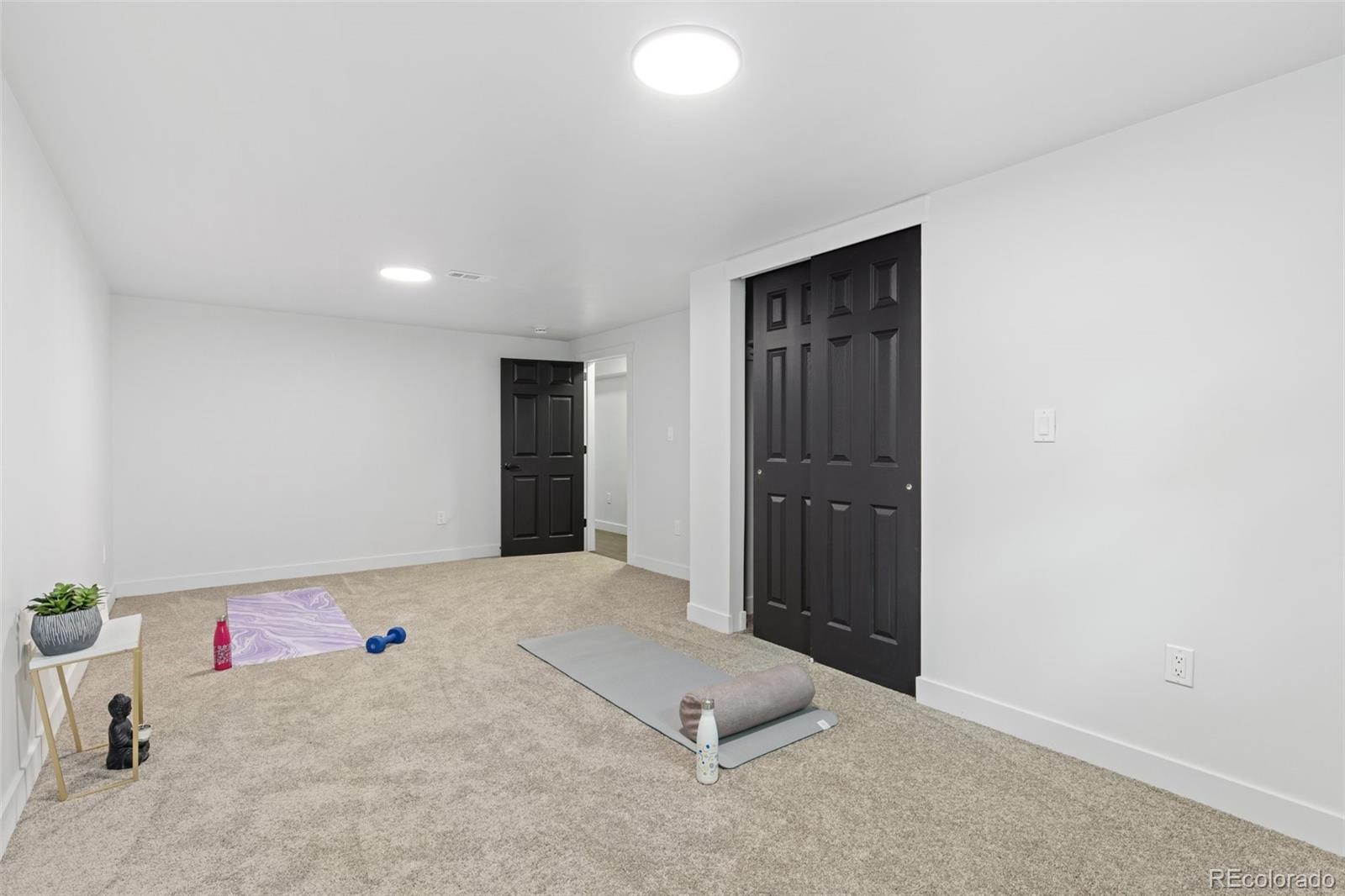 MLS Image #17 for 982 s holly street,denver, Colorado
