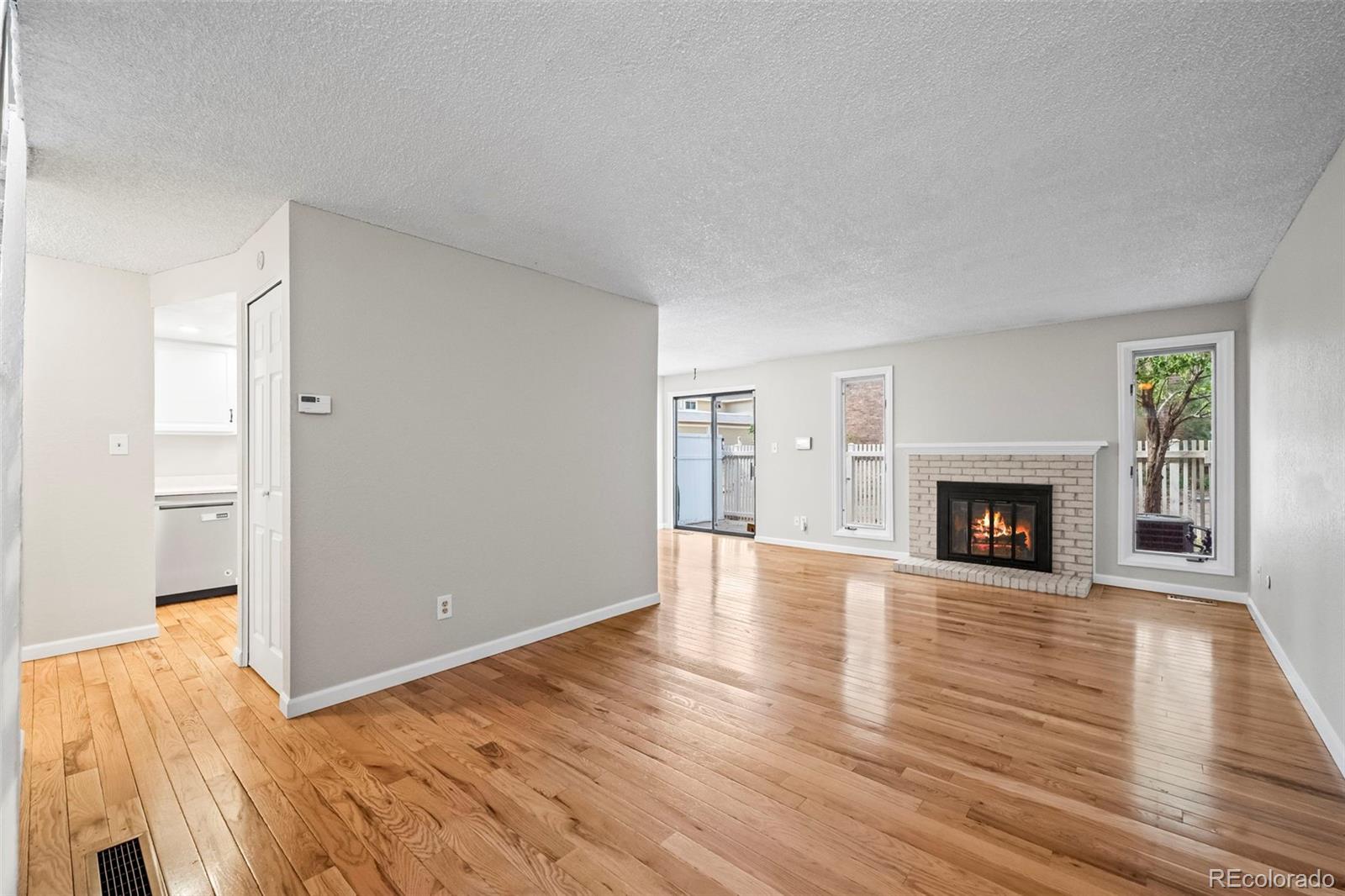 MLS Image #2 for 2748 s kenton court,aurora, Colorado