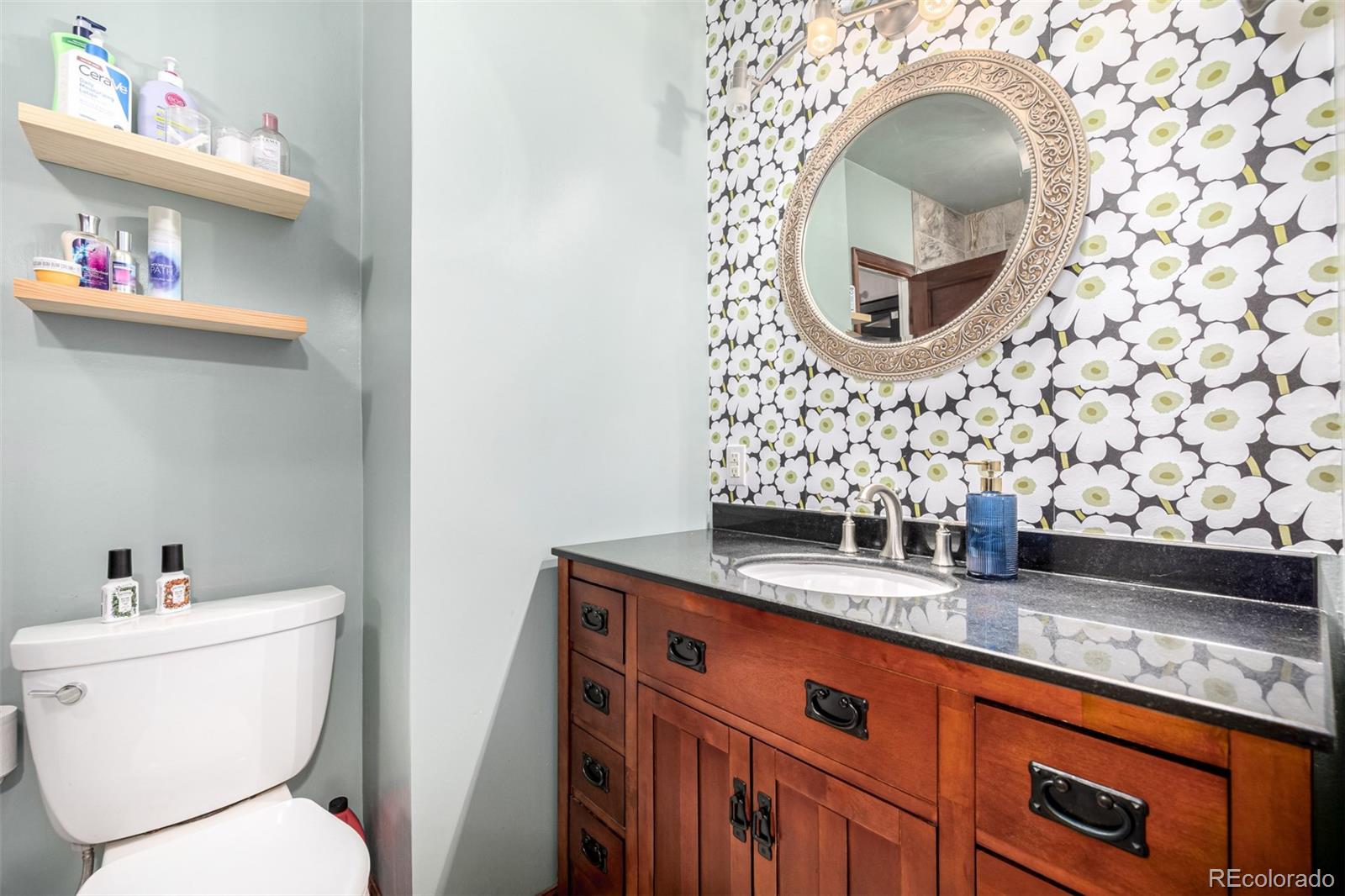 MLS Image #18 for 2564 s acoma street,denver, Colorado