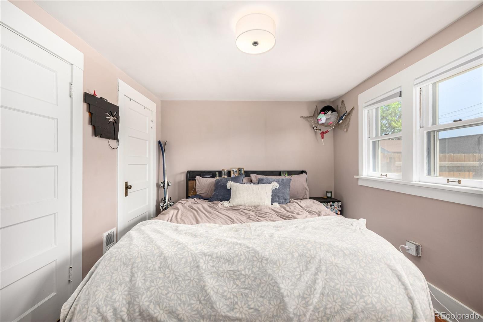 MLS Image #21 for 2564 s acoma street,denver, Colorado