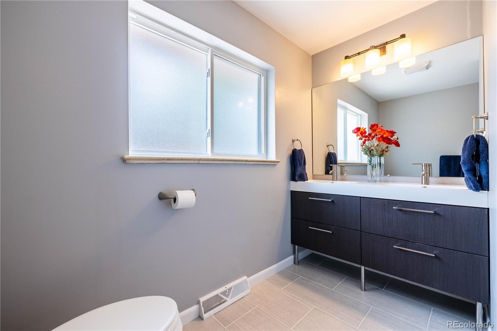 MLS Image #14 for 428 w valleyview avenue,littleton, Colorado