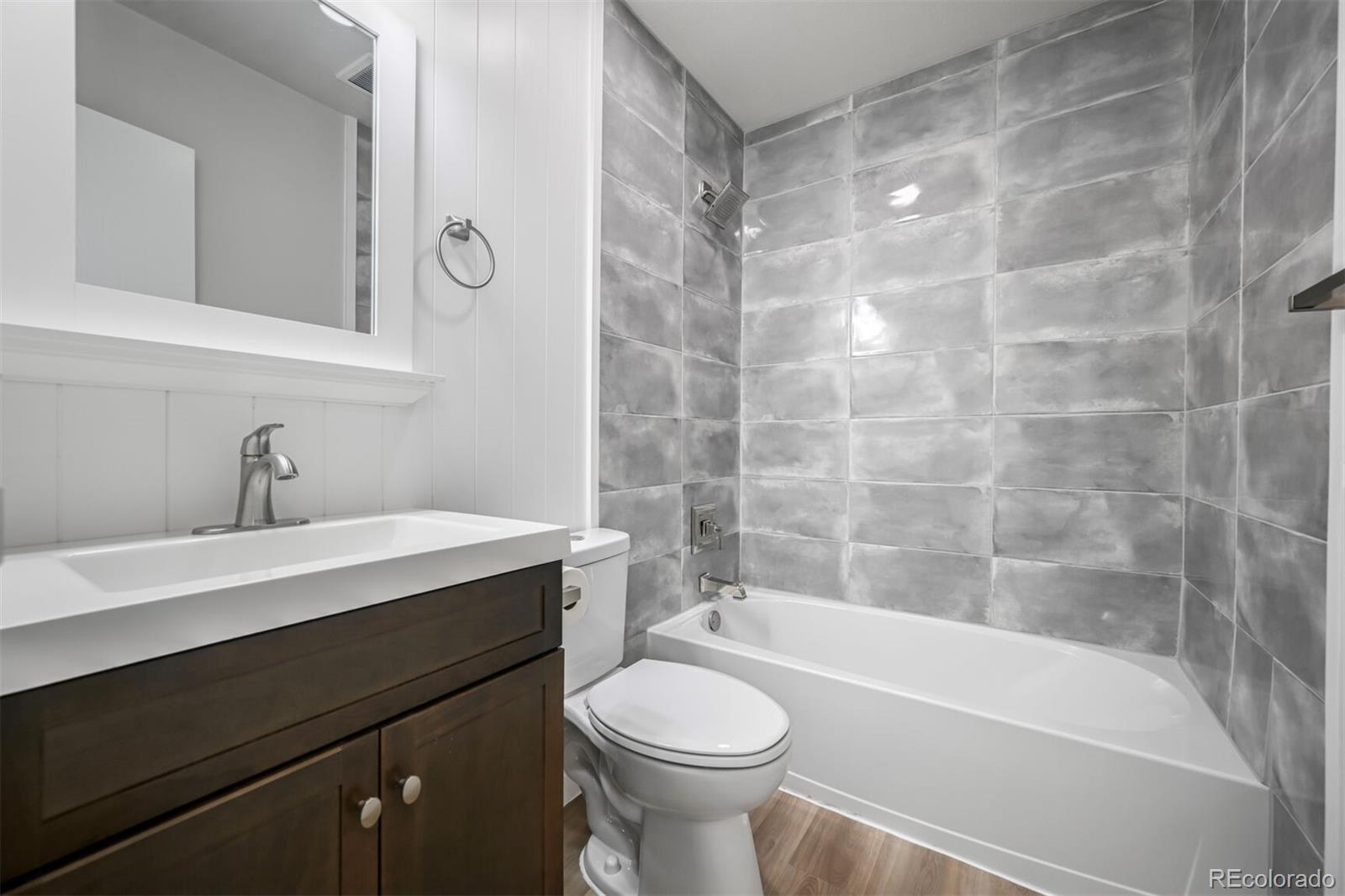 MLS Image #8 for 4110  hale parkway,denver, Colorado
