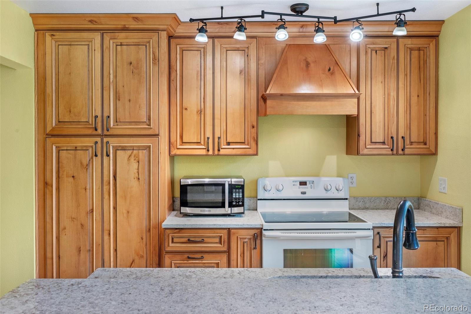 MLS Image #6 for 1209 s flower circle,lakewood, Colorado