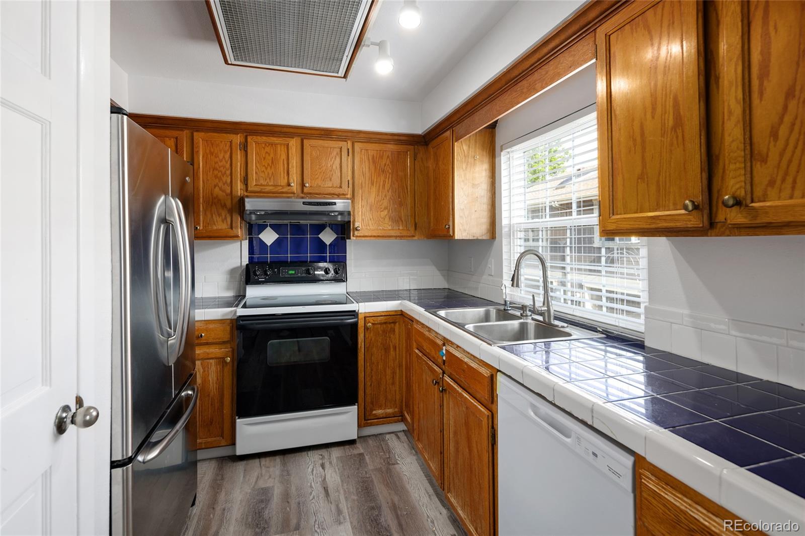 MLS Image #14 for 2082 s helena street c,aurora, Colorado