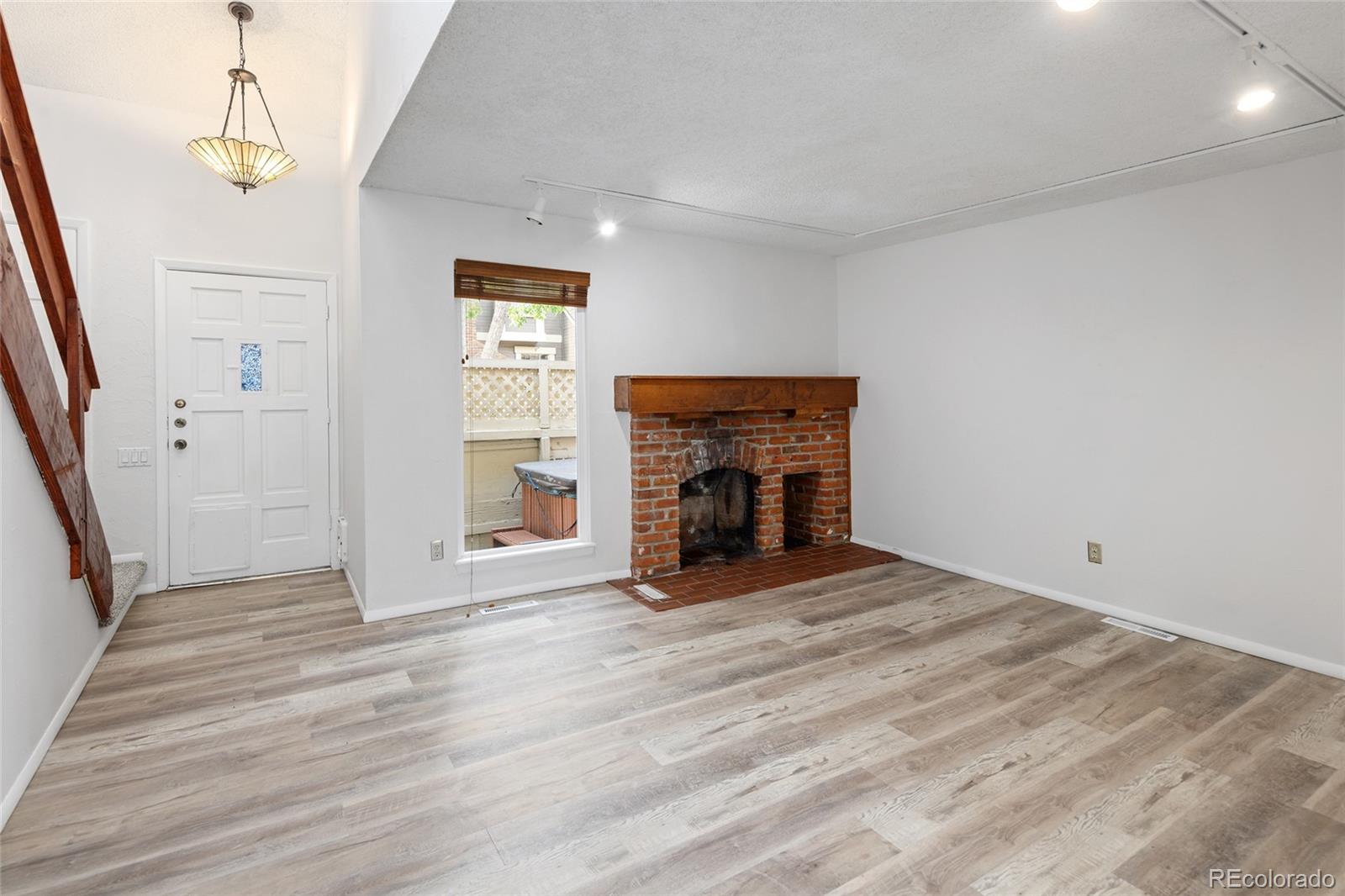 MLS Image #4 for 2082 s helena street c,aurora, Colorado