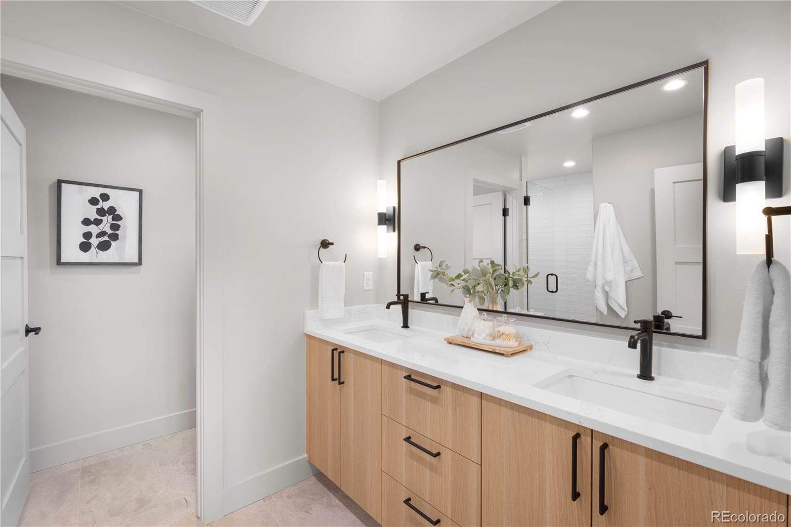 MLS Image #15 for 1571  vrain street,denver, Colorado