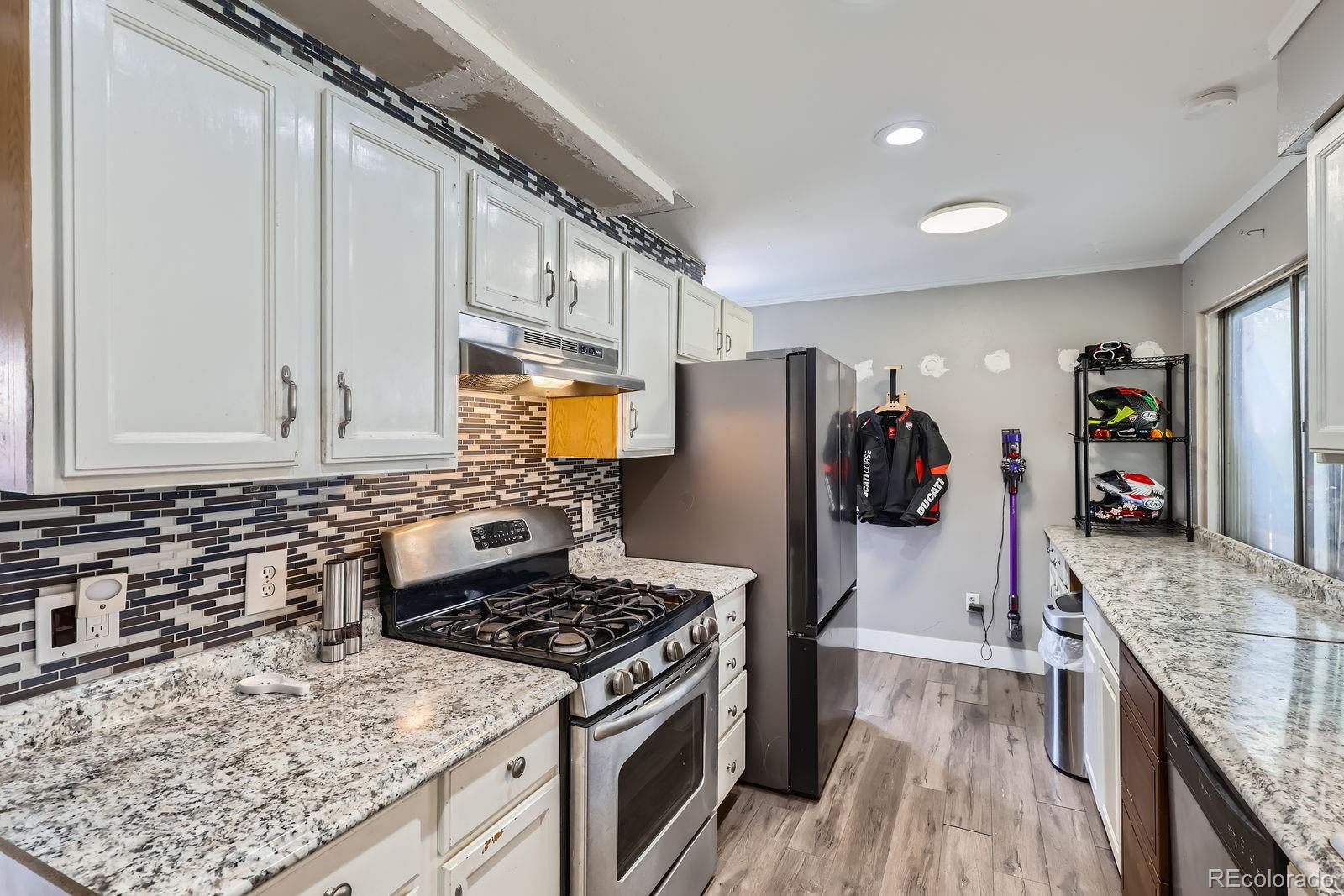 MLS Image #7 for 1325  elder street,denver, Colorado