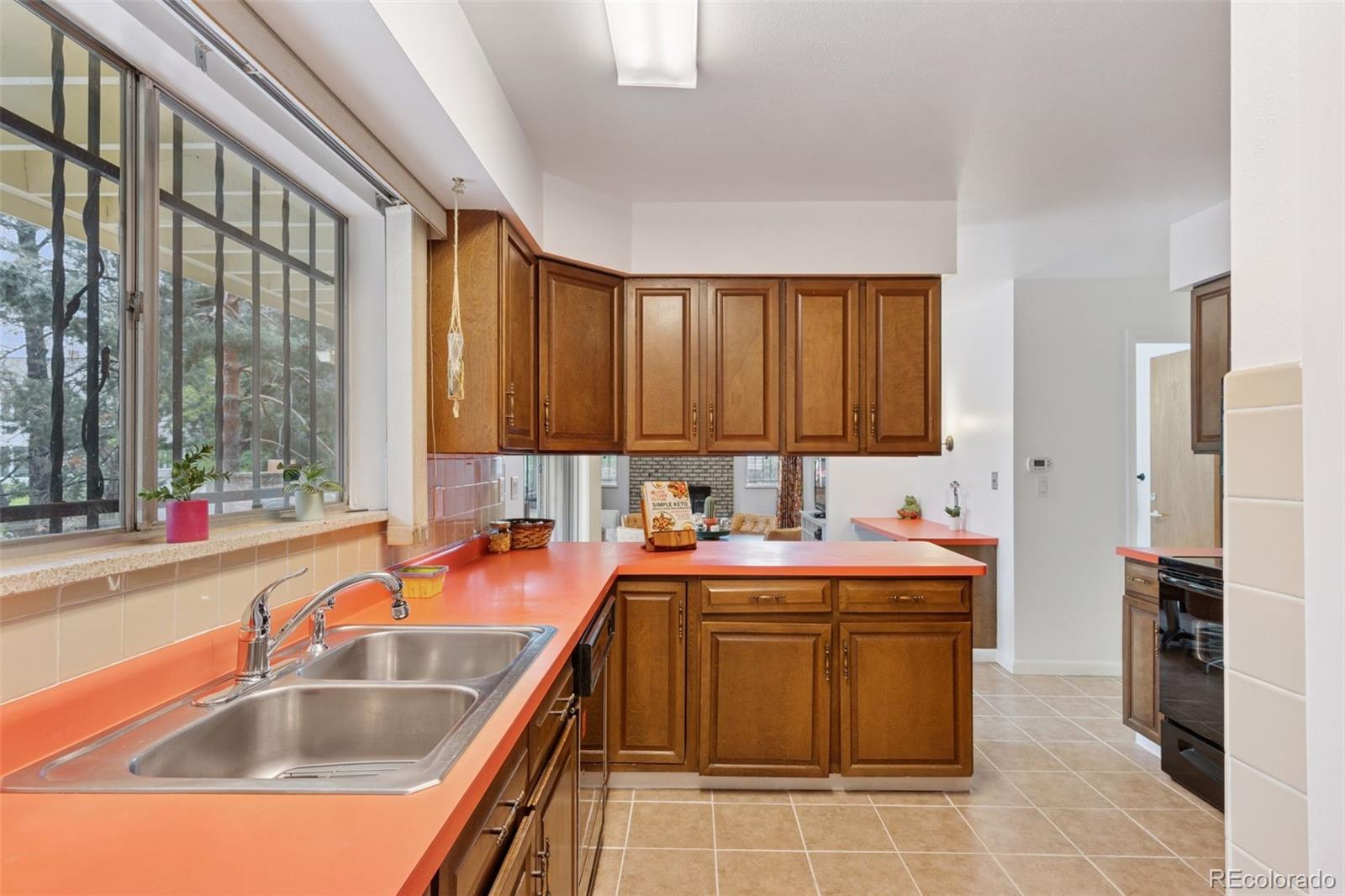 MLS Image #4 for 8484 e radcliff avenue,denver, Colorado