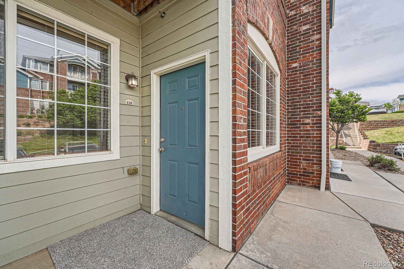 MLS Image #2 for 2705 s danube way,aurora, Colorado