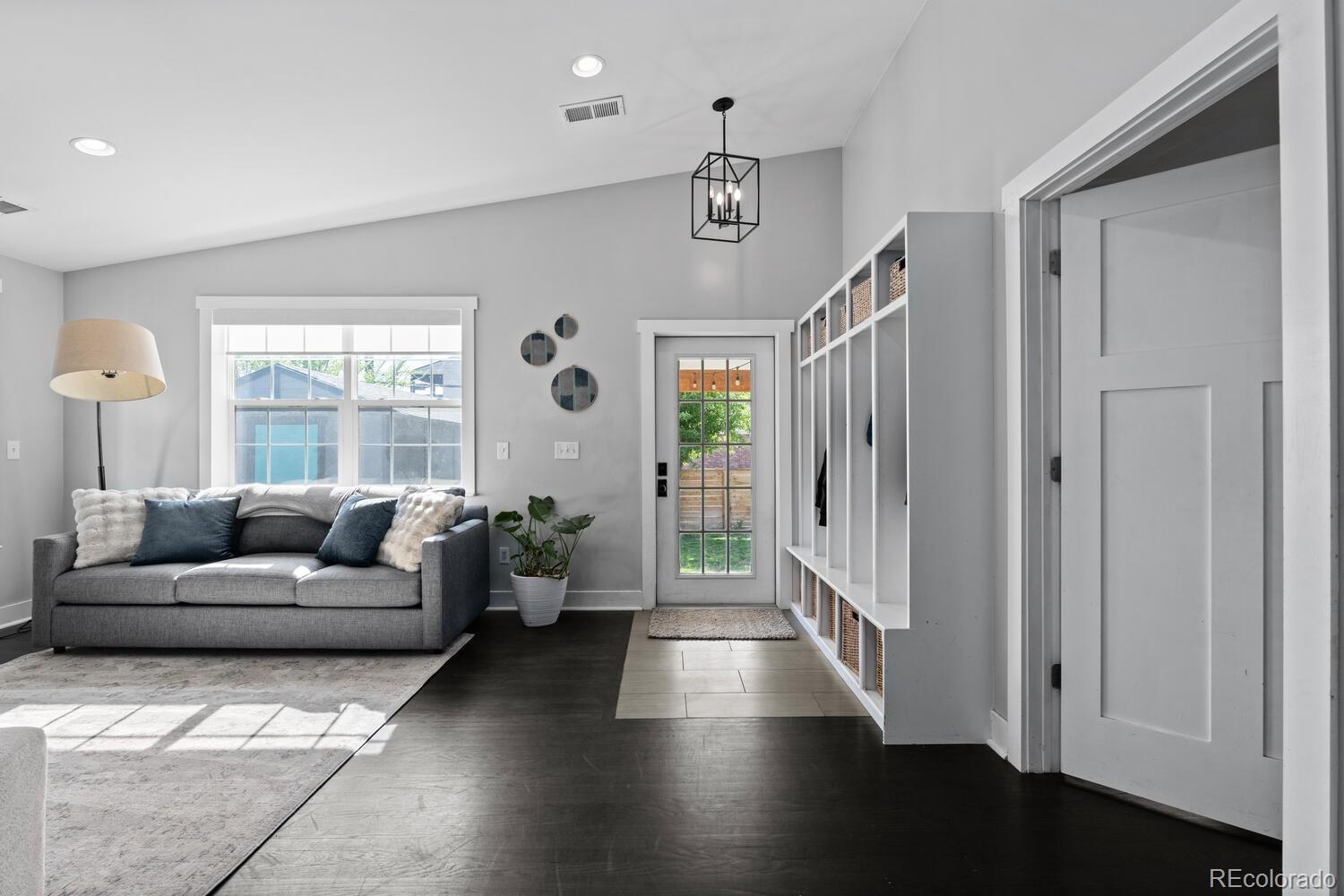 MLS Image #11 for 2385 s marion street,denver, Colorado