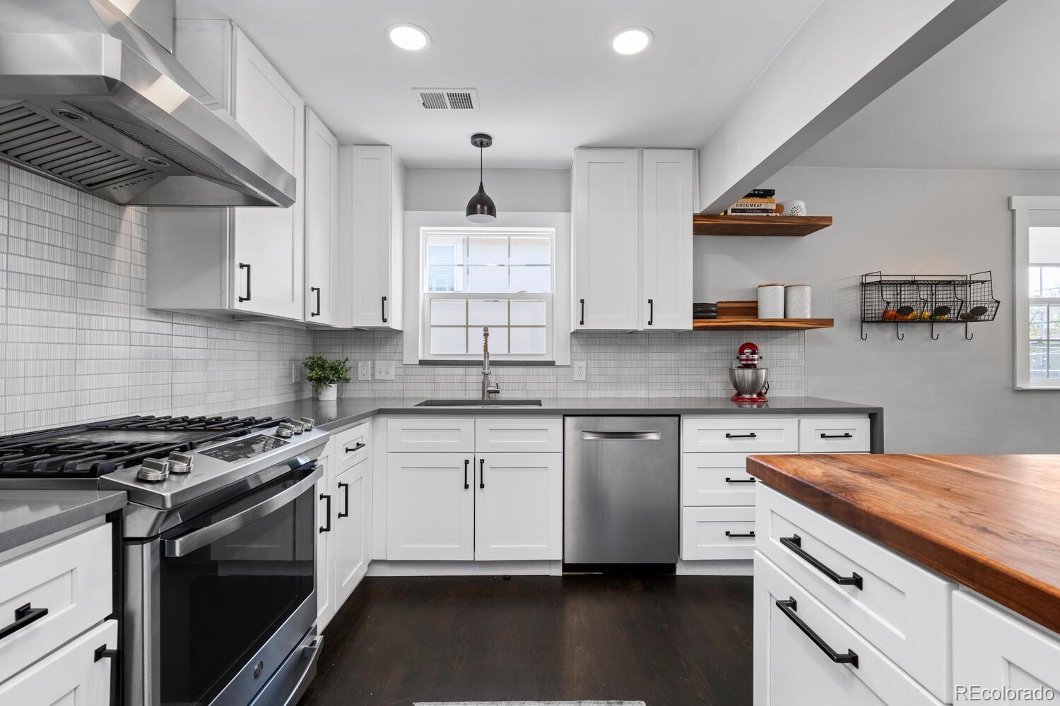 MLS Image #7 for 2385 s marion street,denver, Colorado
