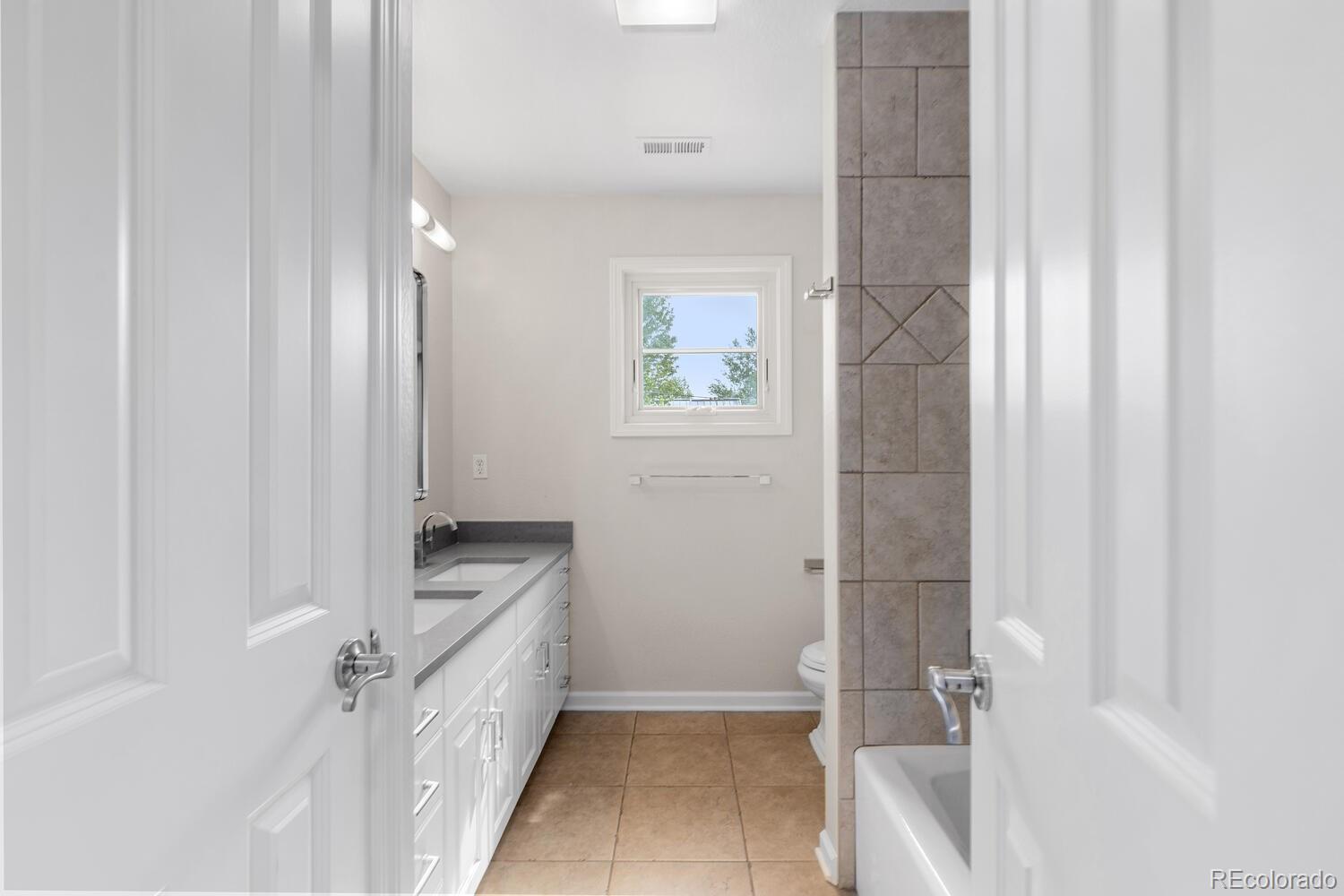 MLS Image #33 for 172 s forest street,denver, Colorado