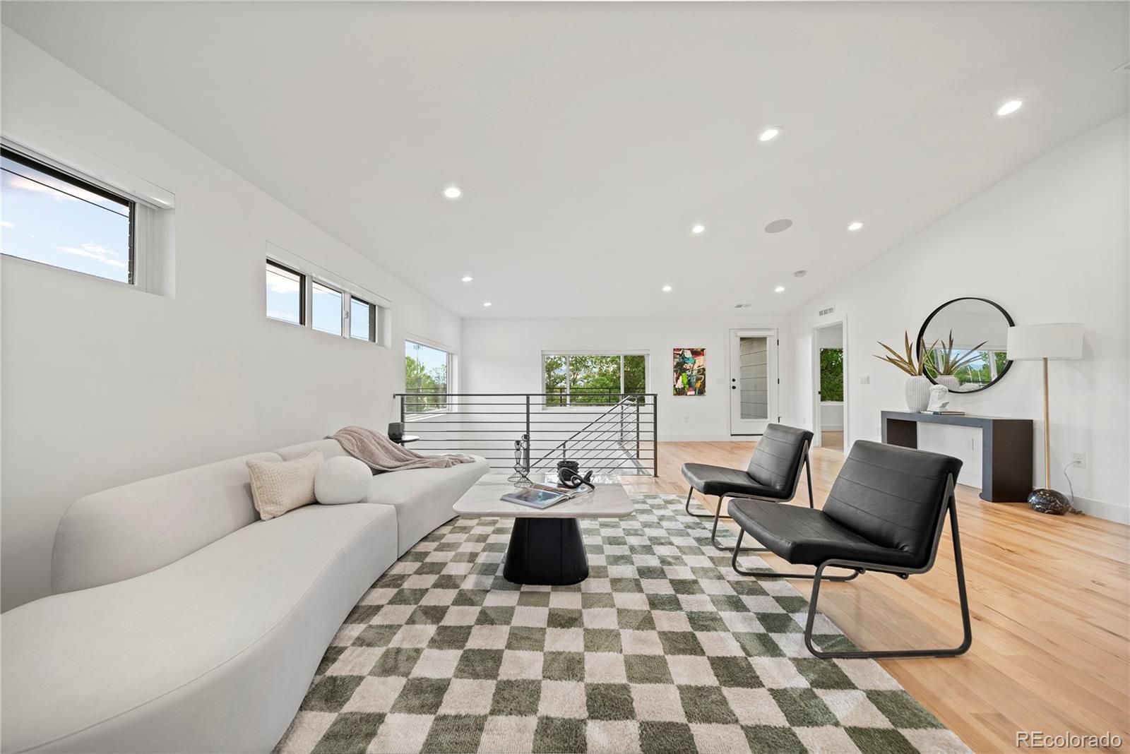 MLS Image #14 for 1490 s vine street,denver, Colorado