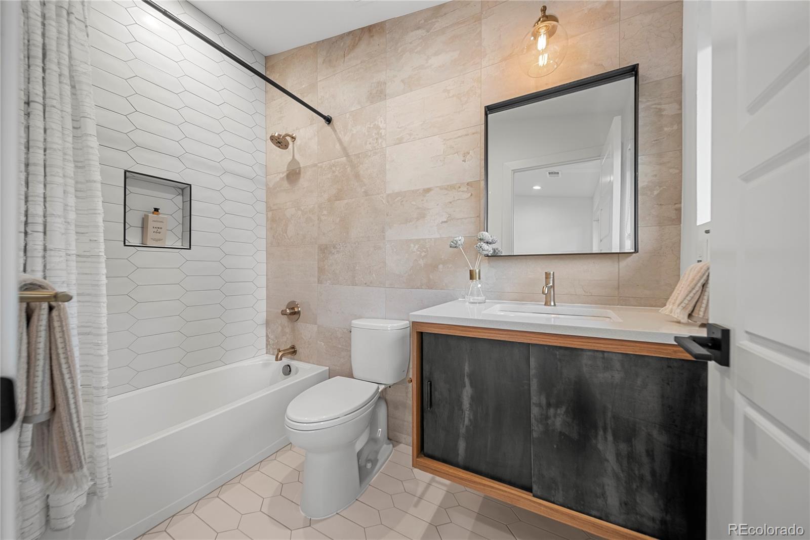 MLS Image #29 for 1490 s vine street,denver, Colorado
