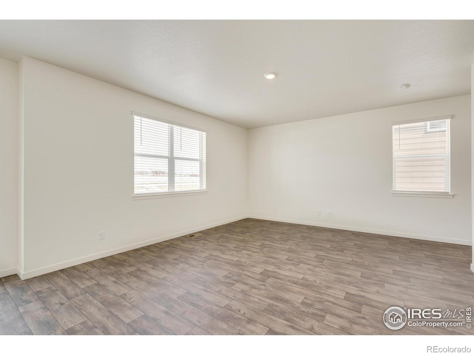 MLS Image #6 for 362  hummingbird lane,johnstown, Colorado