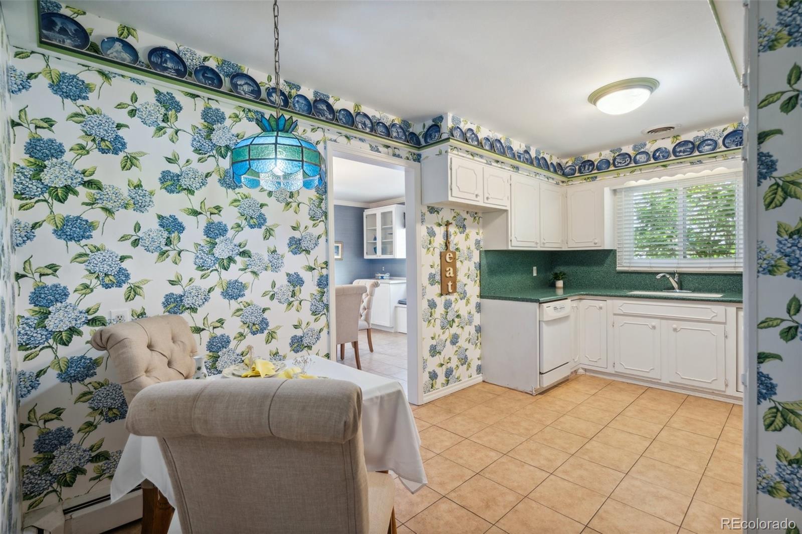 MLS Image #10 for 202  pine avenue,colorado springs, Colorado