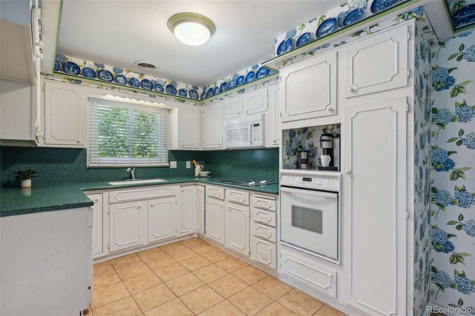 MLS Image #14 for 202  pine avenue,colorado springs, Colorado