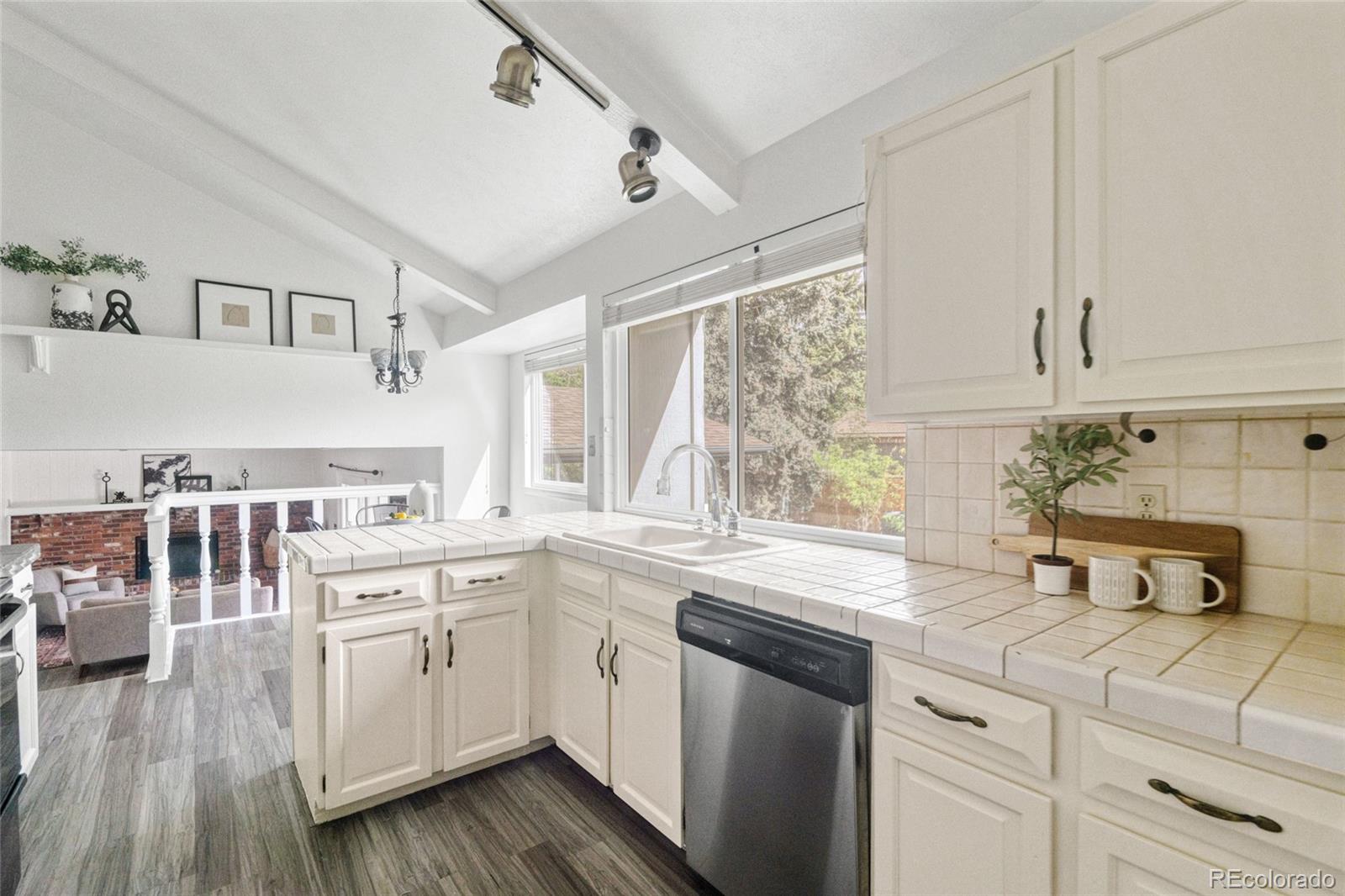 MLS Image #10 for 1590 s macon street,aurora, Colorado