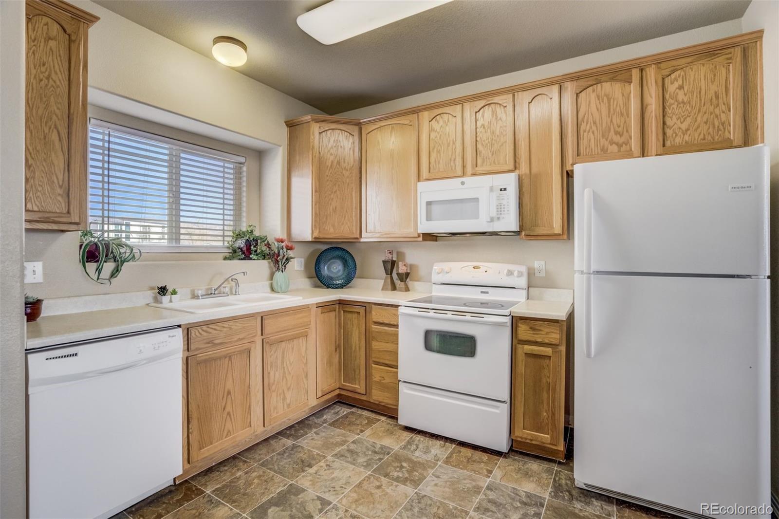 MLS Image #4 for 1447  madison ridge heights,colorado springs, Colorado