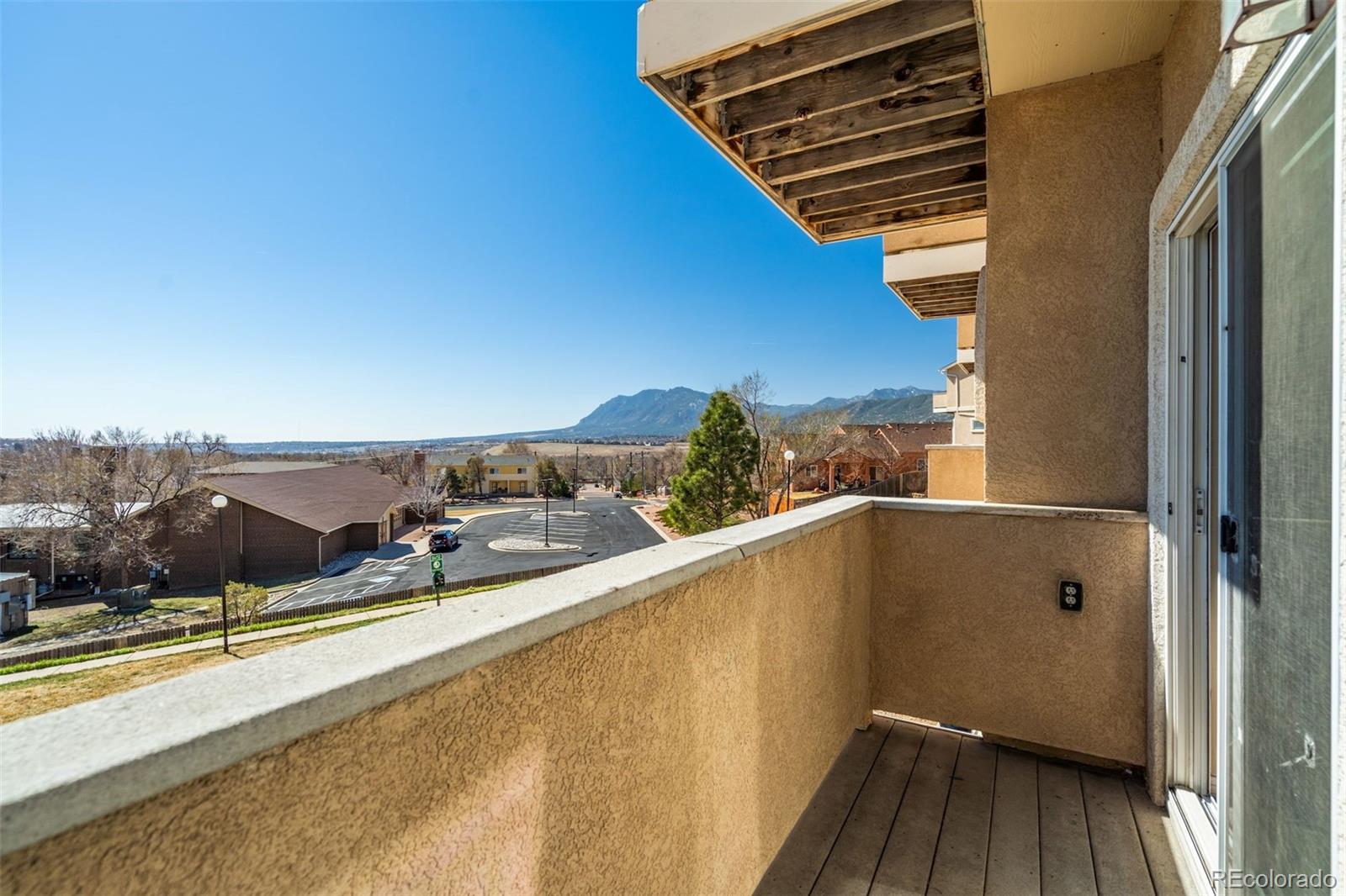 MLS Image #8 for 1447  madison ridge heights,colorado springs, Colorado