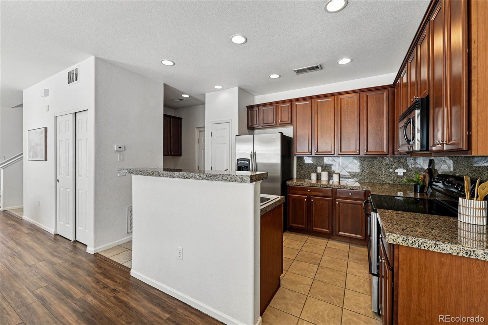 MLS Image #9 for 13020  grant circle a,thornton, Colorado