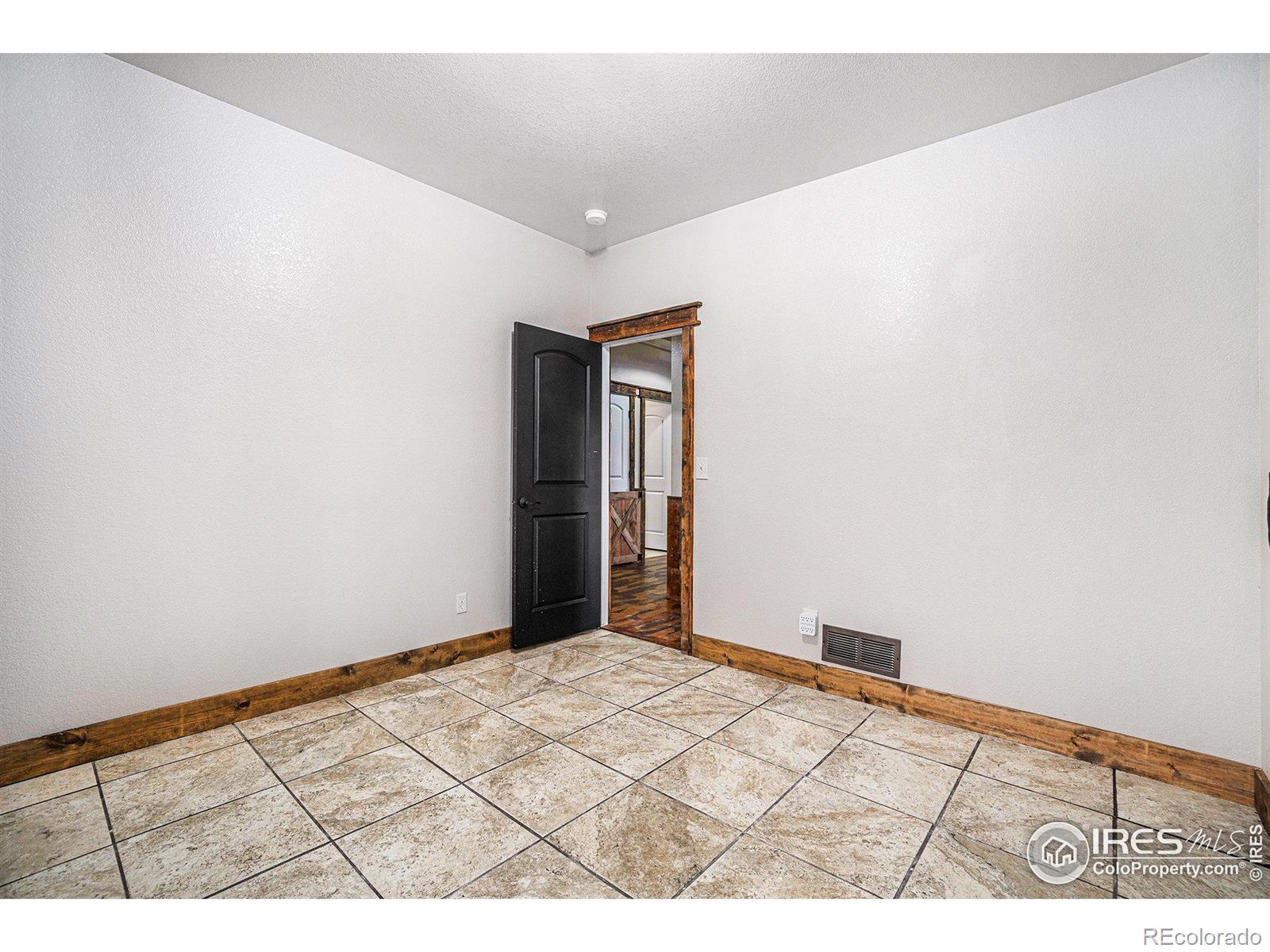 MLS Image #20 for 21756  county road 43 ,la salle, Colorado