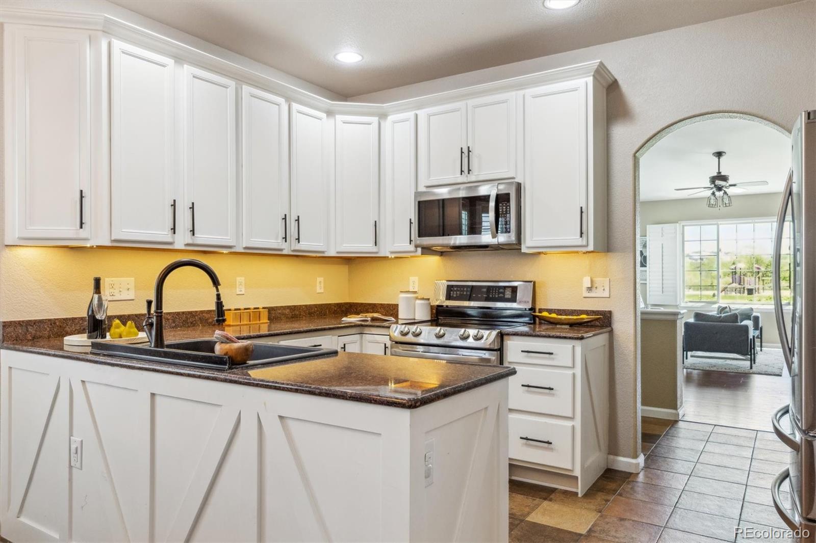 MLS Image #6 for 22455 e plymouth circle,aurora, Colorado