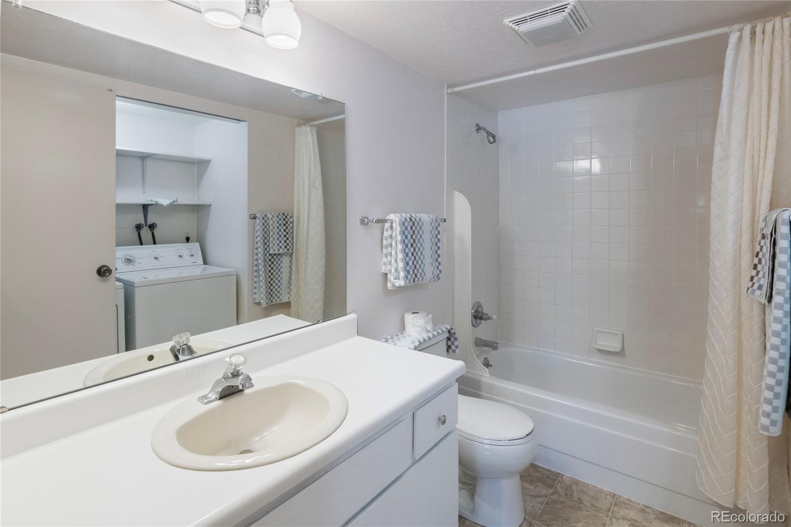 MLS Image #24 for 2525 s dayton way,denver, Colorado