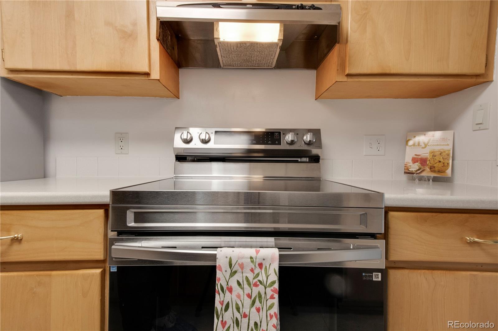 MLS Image #3 for 2525 s dayton way,denver, Colorado