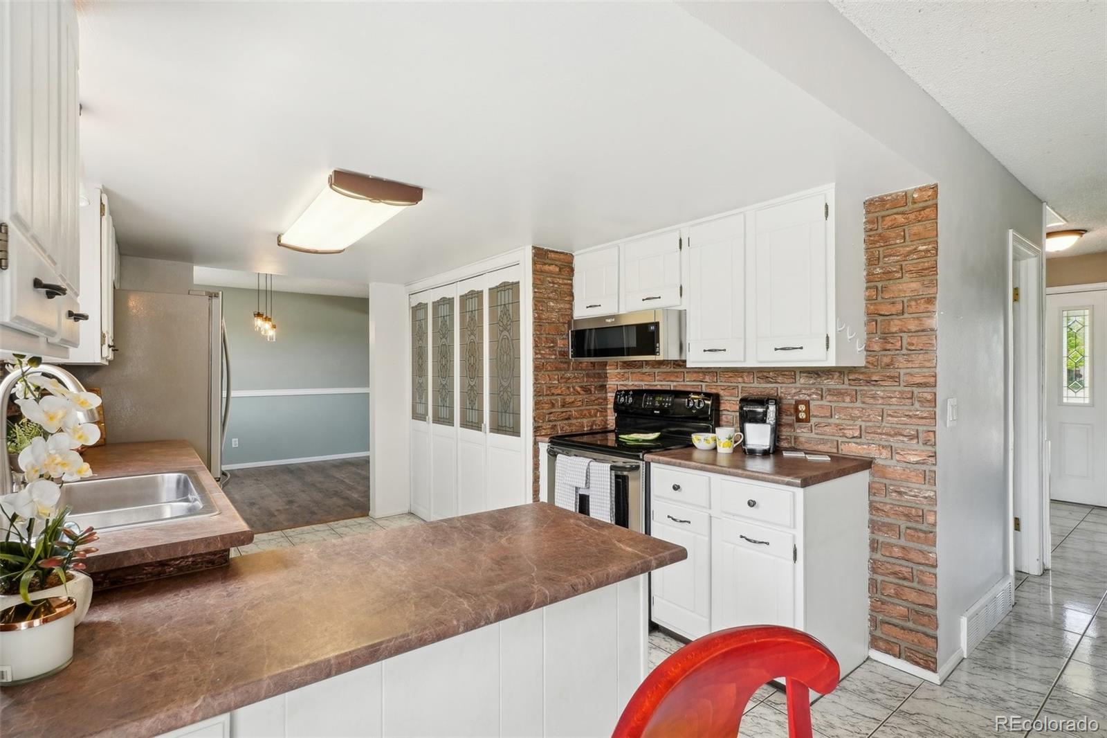 MLS Image #7 for 8732 w arbor avenue,littleton, Colorado