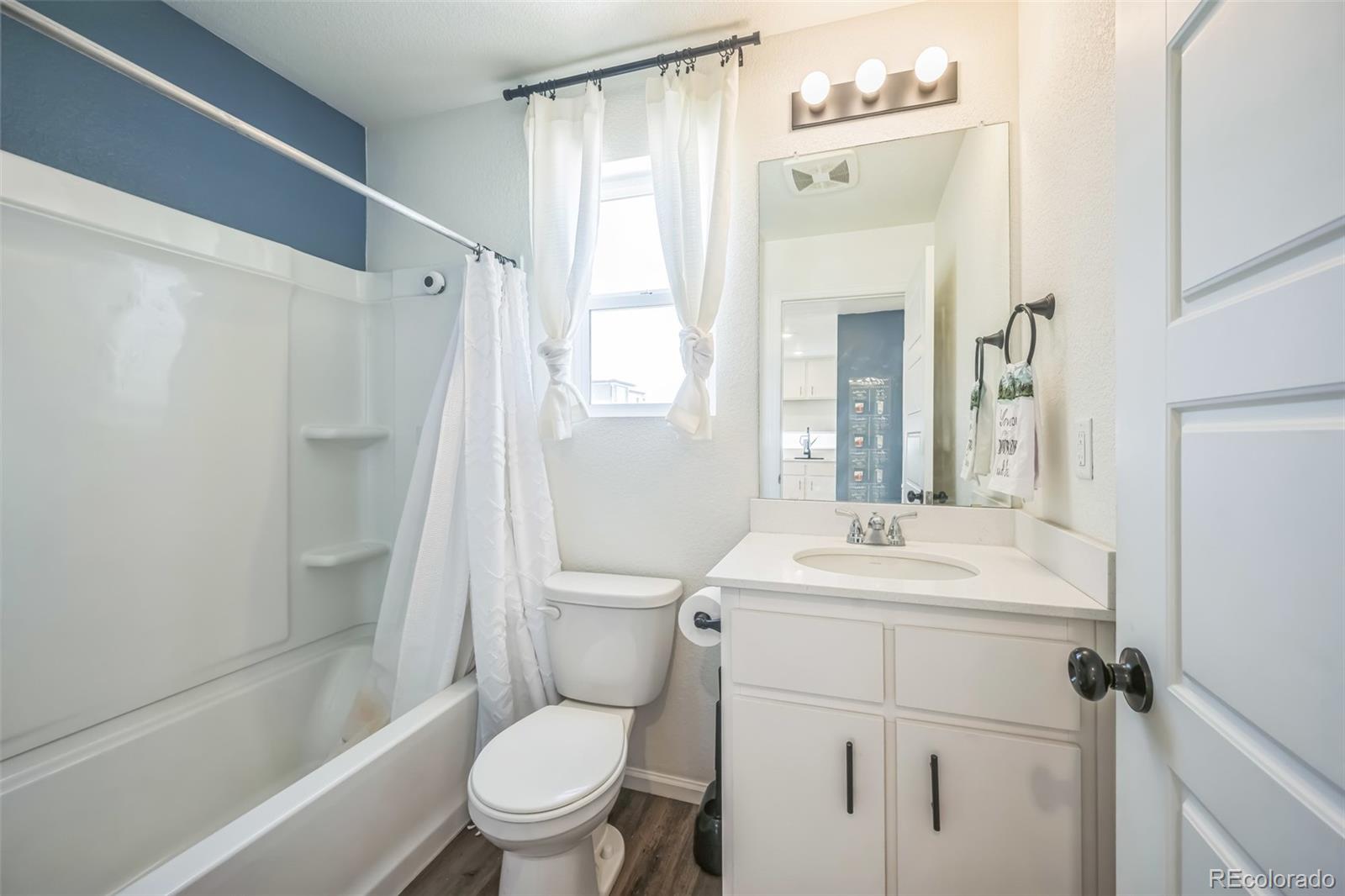 MLS Image #15 for 18211 e 51st avenue,denver, Colorado