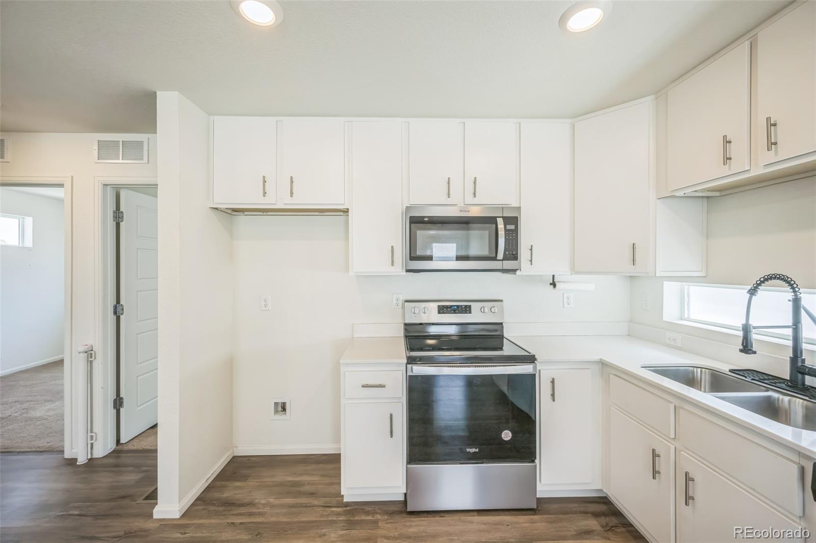 MLS Image #6 for 18211 e 51st avenue,denver, Colorado