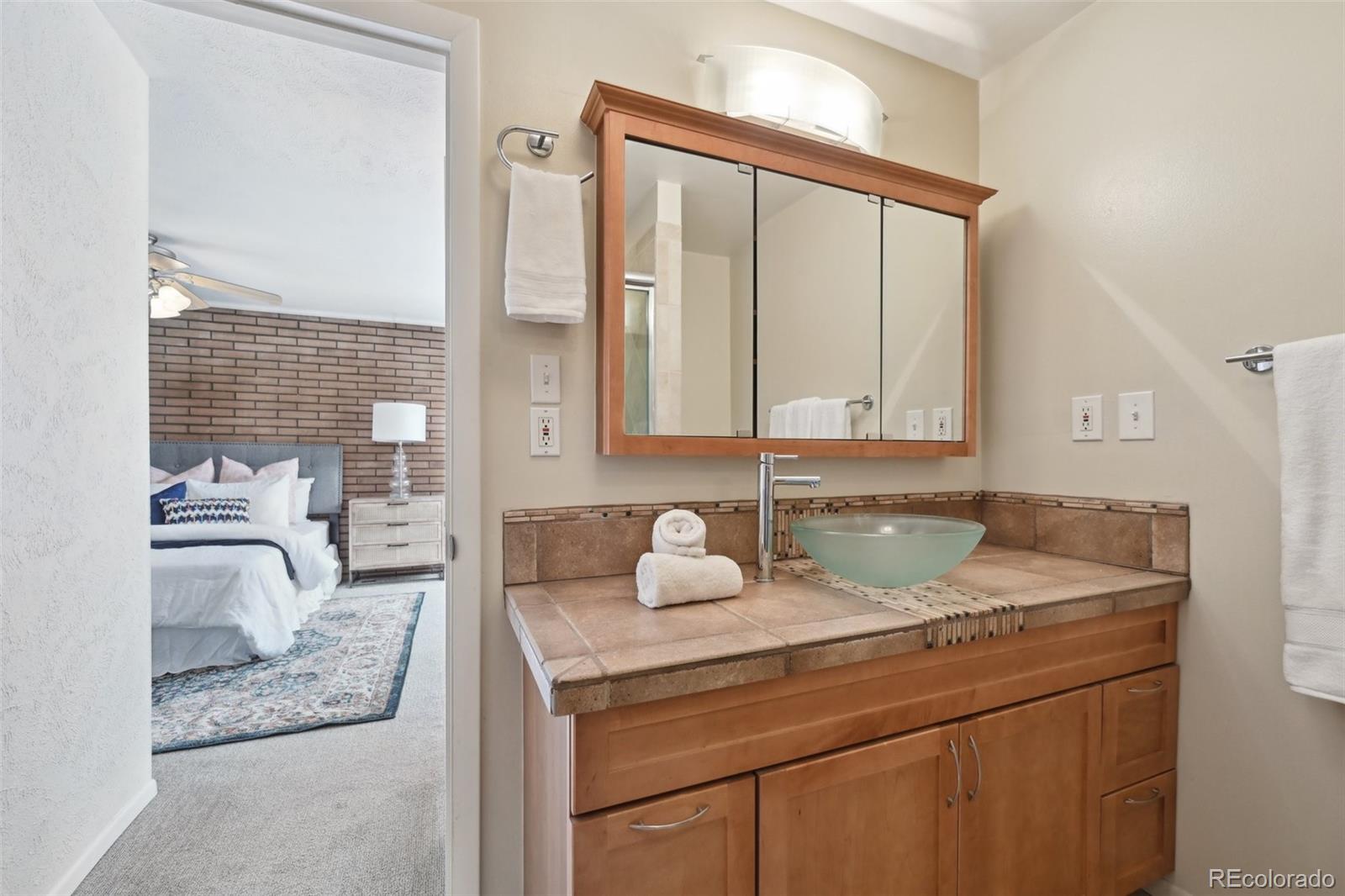 MLS Image #14 for 1370 s hudson street,denver, Colorado