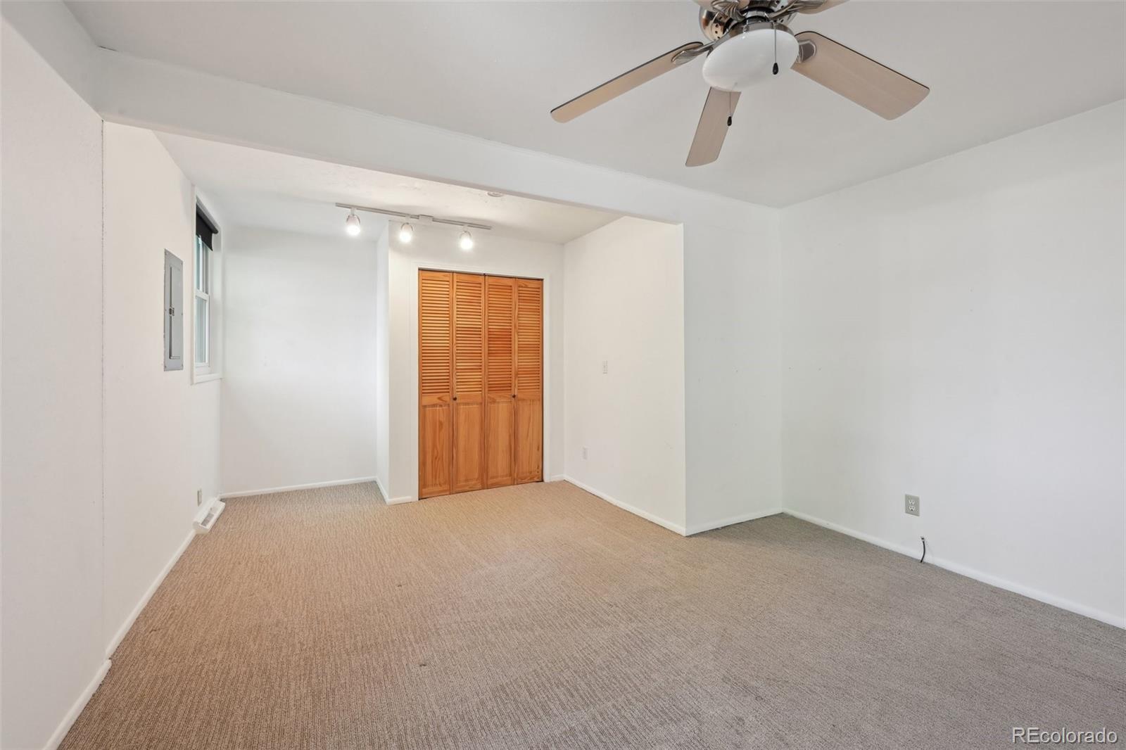MLS Image #16 for 1370 s hudson street,denver, Colorado