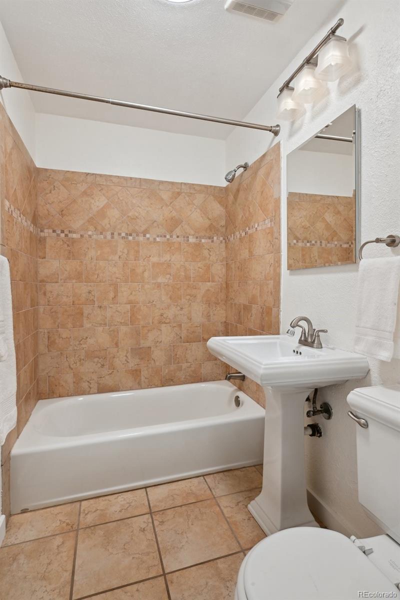MLS Image #17 for 1370 s hudson street,denver, Colorado