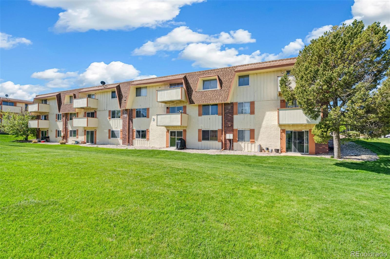 MLS Image #1 for 10211  ura lane 3-104,thornton, Colorado