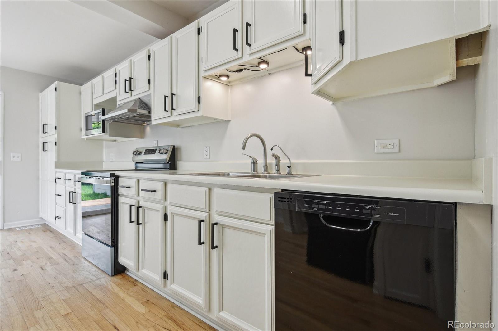 MLS Image #11 for 2709 s franklin street,denver, Colorado