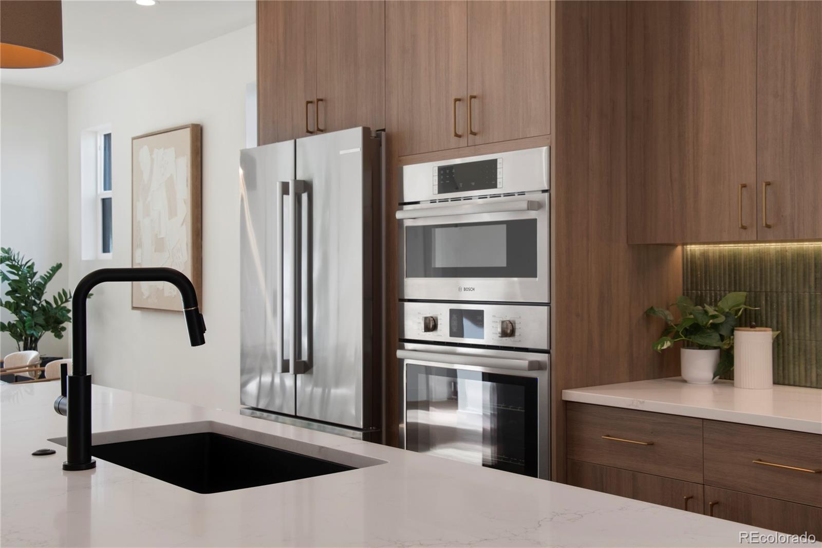 MLS Image #4 for 2450 s cherokee street,denver, Colorado