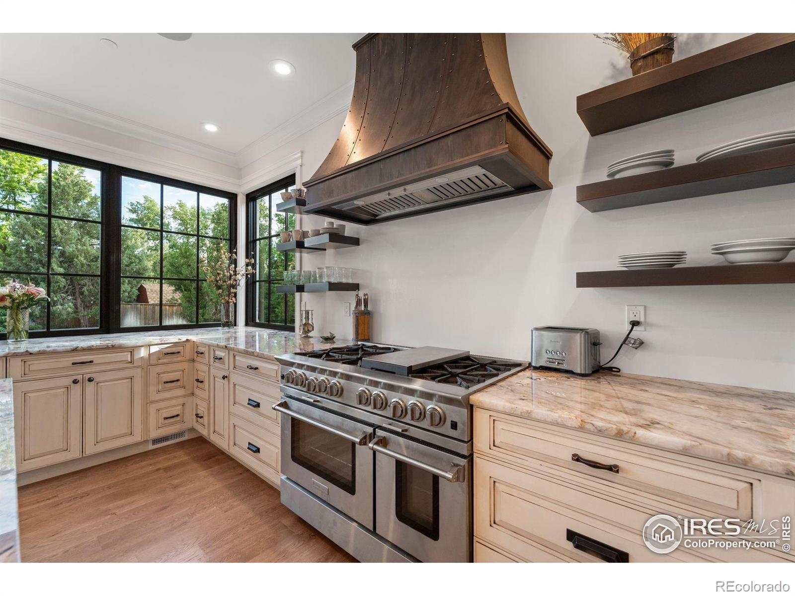 MLS Image #11 for 724  johnson street,louisville, Colorado