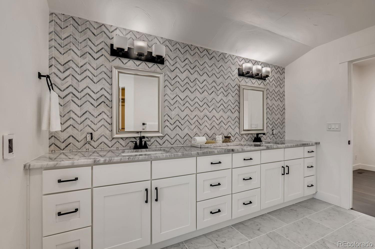 MLS Image #14 for 536  cook street,denver, Colorado