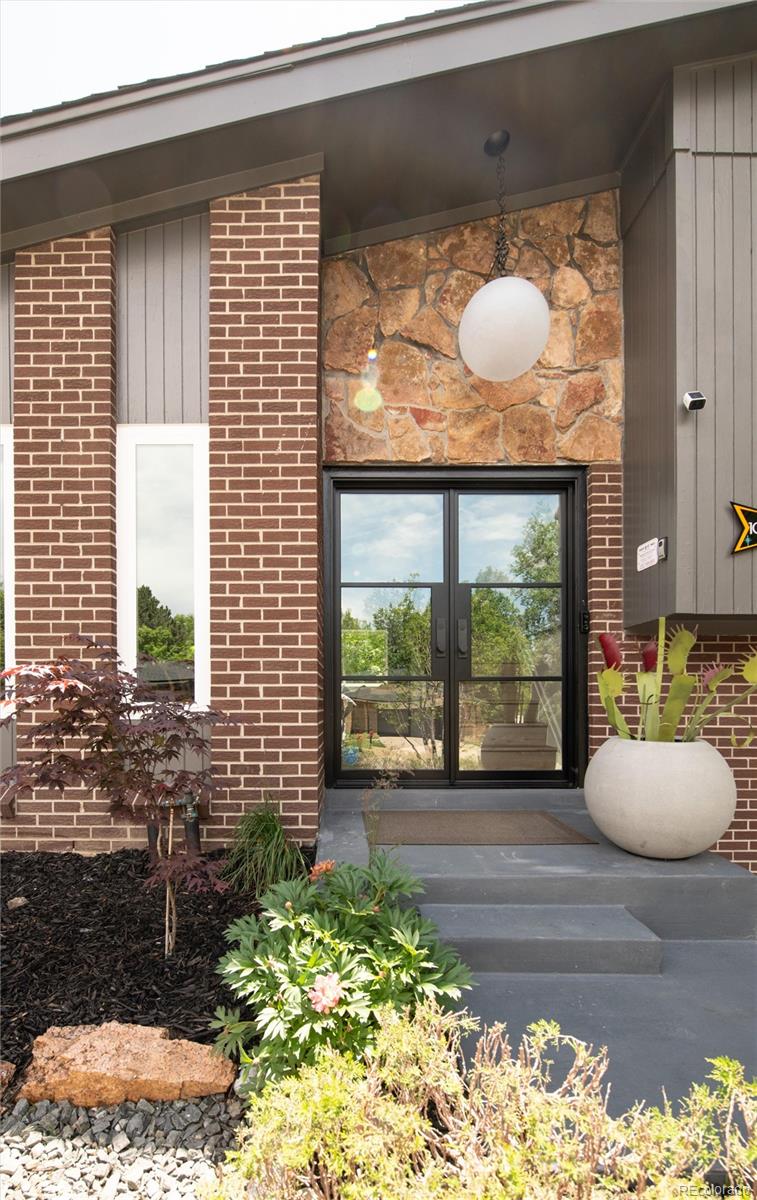MLS Image #2 for 10000 e ohio avenue,denver, Colorado