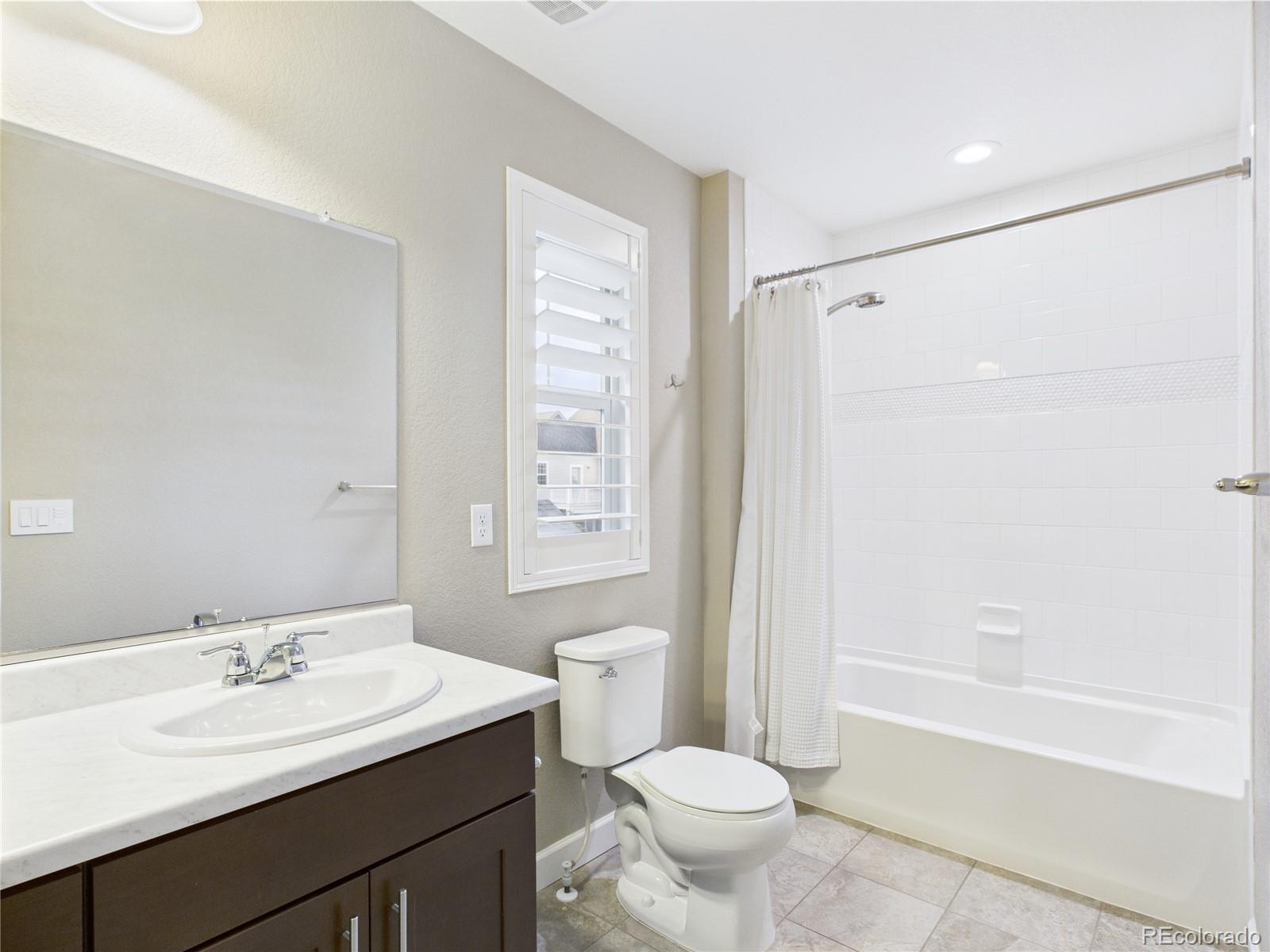 MLS Image #17 for 9236 e 52nd drive,denver, Colorado