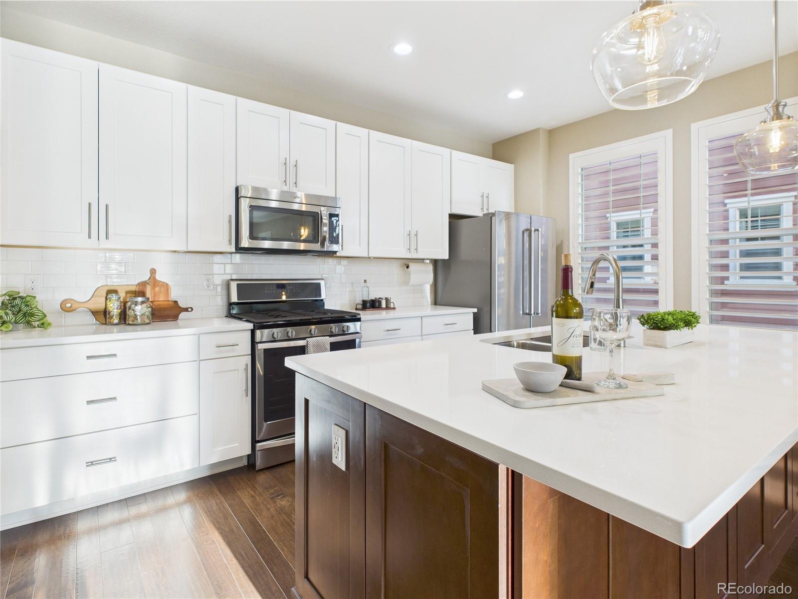 MLS Image #5 for 9236 e 52nd drive,denver, Colorado
