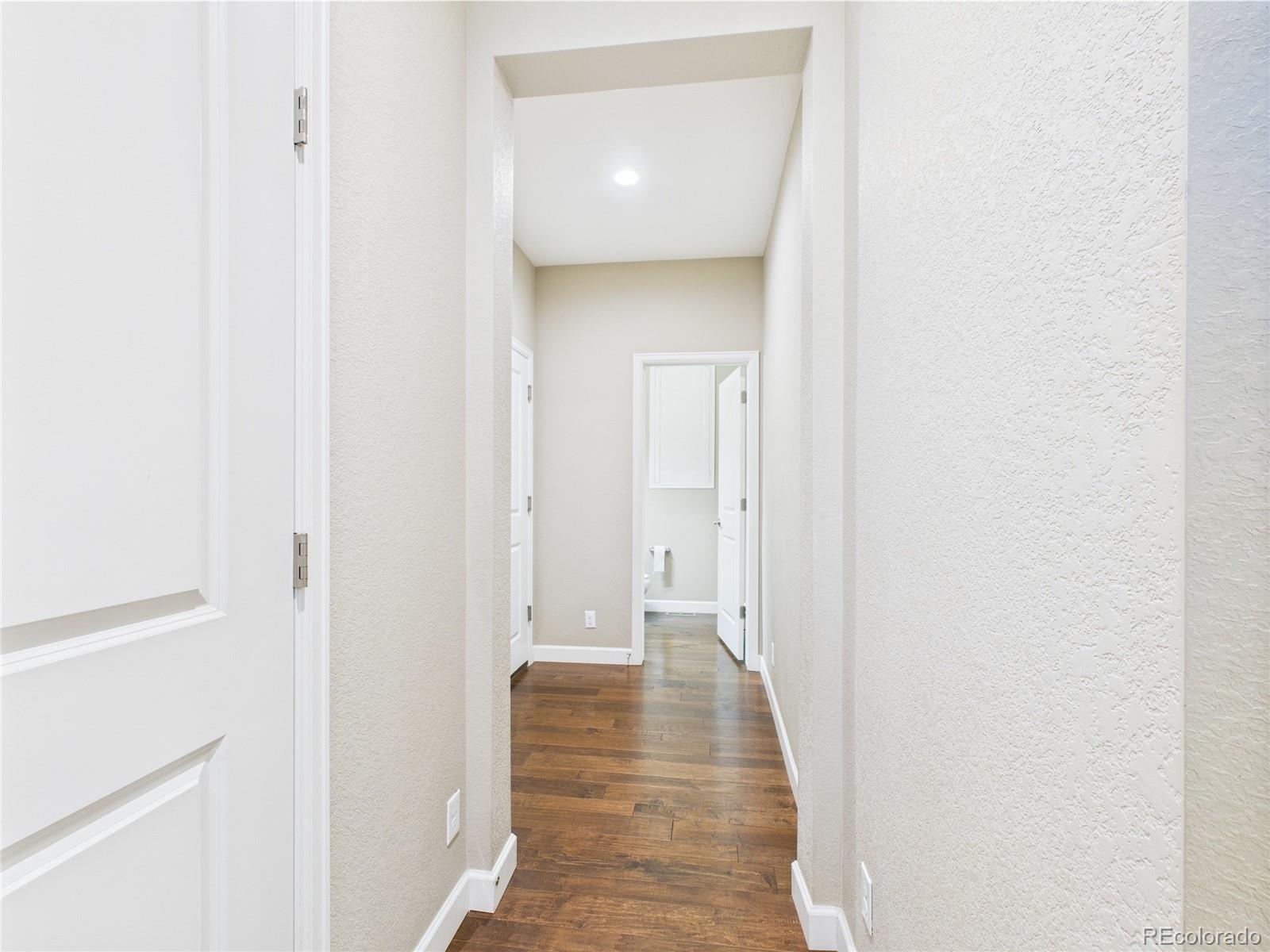 MLS Image #7 for 9236 e 52nd drive,denver, Colorado