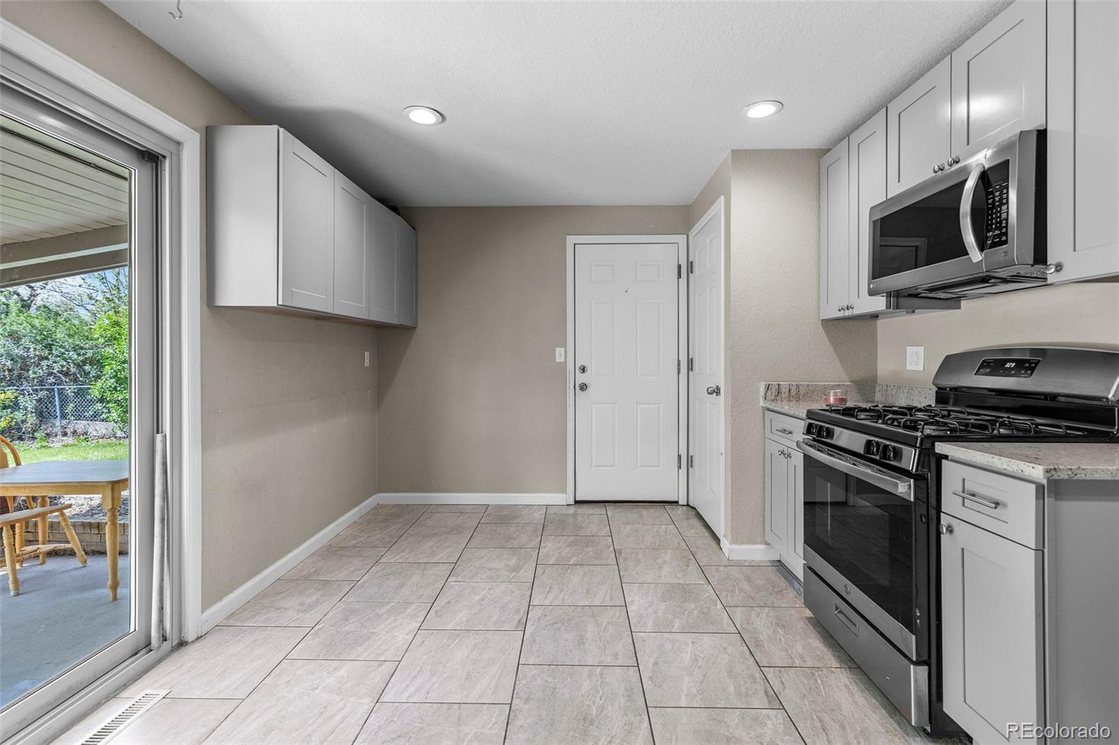 MLS Image #13 for 8305  eaton way,arvada, Colorado