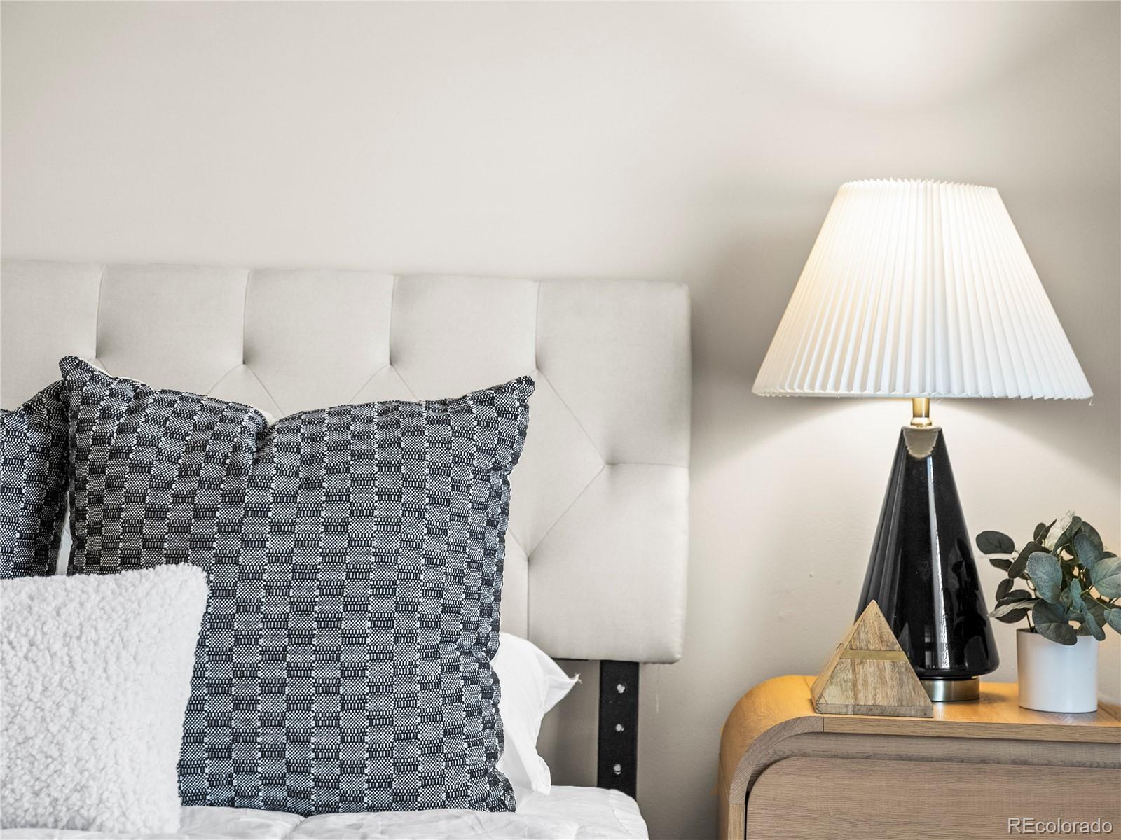 MLS Image #17 for 7899 e 28th place,denver, Colorado