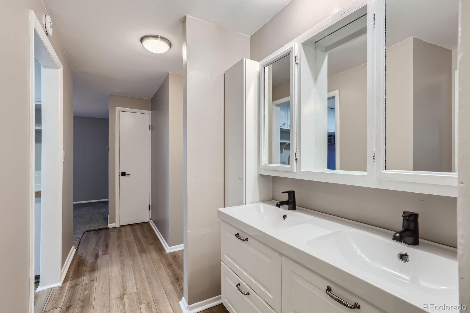 MLS Image #9 for 937 n clarkson street 206,denver, Colorado