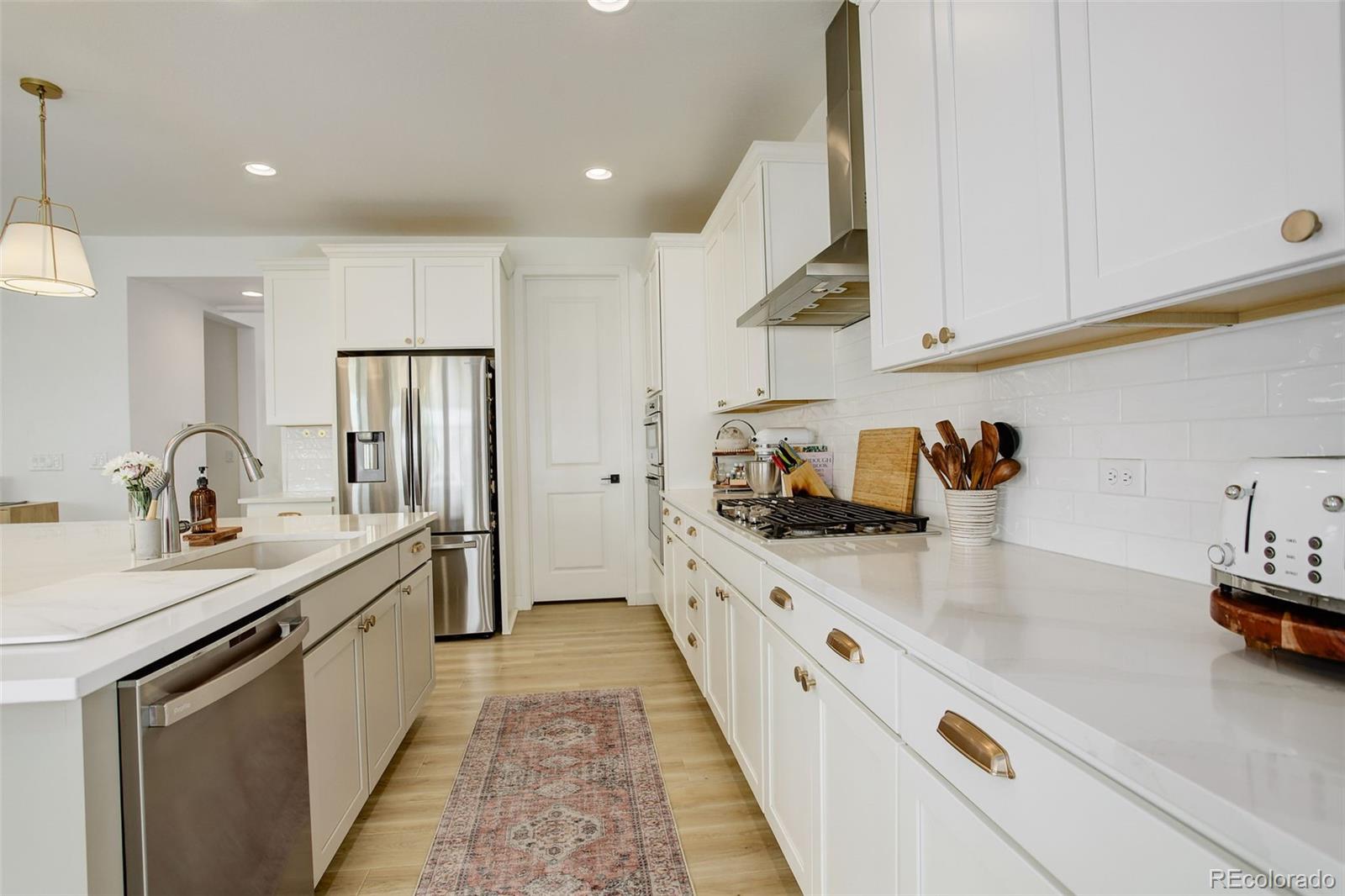 MLS Image #11 for 27655 e geddes place,aurora, Colorado