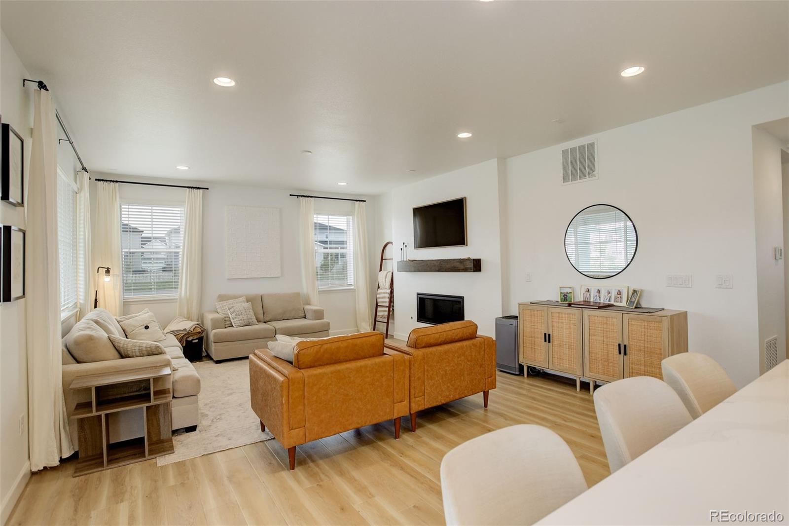 MLS Image #14 for 27655 e geddes place,aurora, Colorado