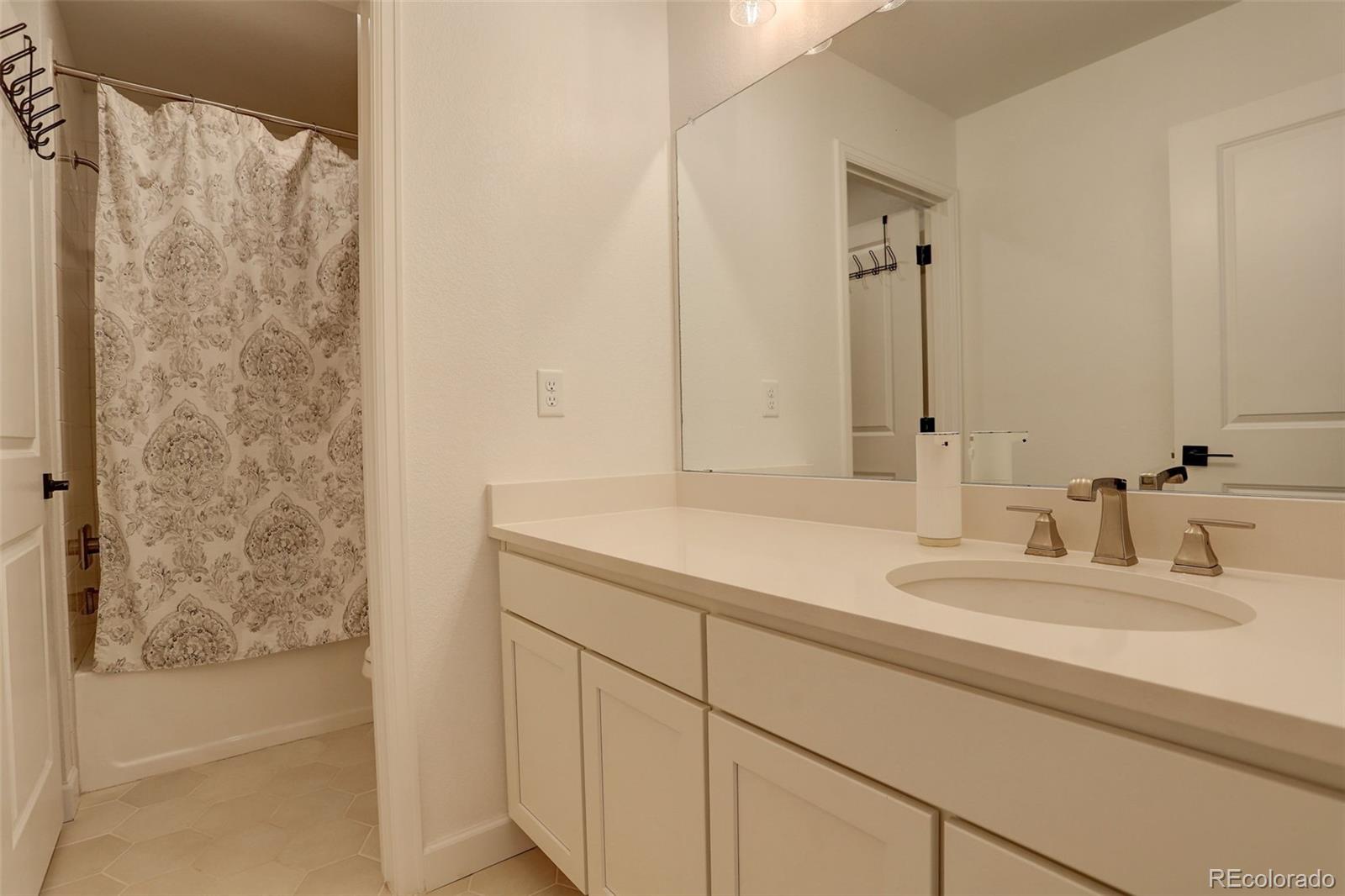 MLS Image #25 for 27655 e geddes place,aurora, Colorado